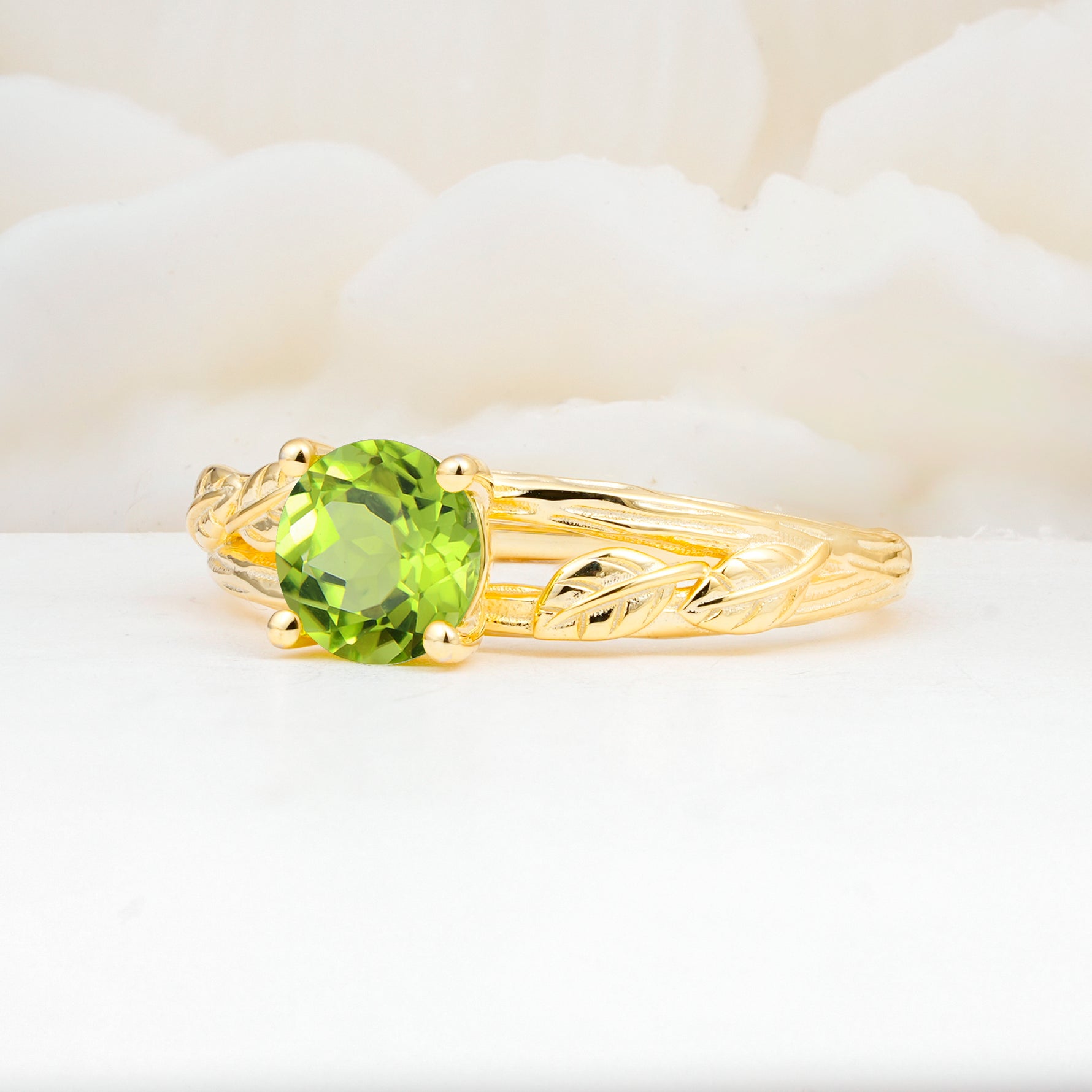 SR17587 Peridot Ring - White-Gold