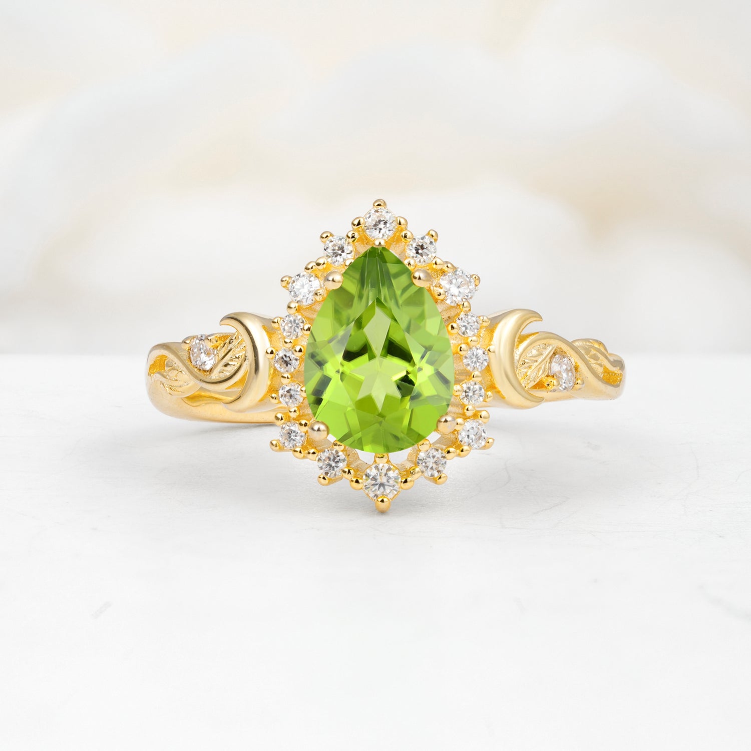 SR17590 Peridot Ring - Yellow-Gold
