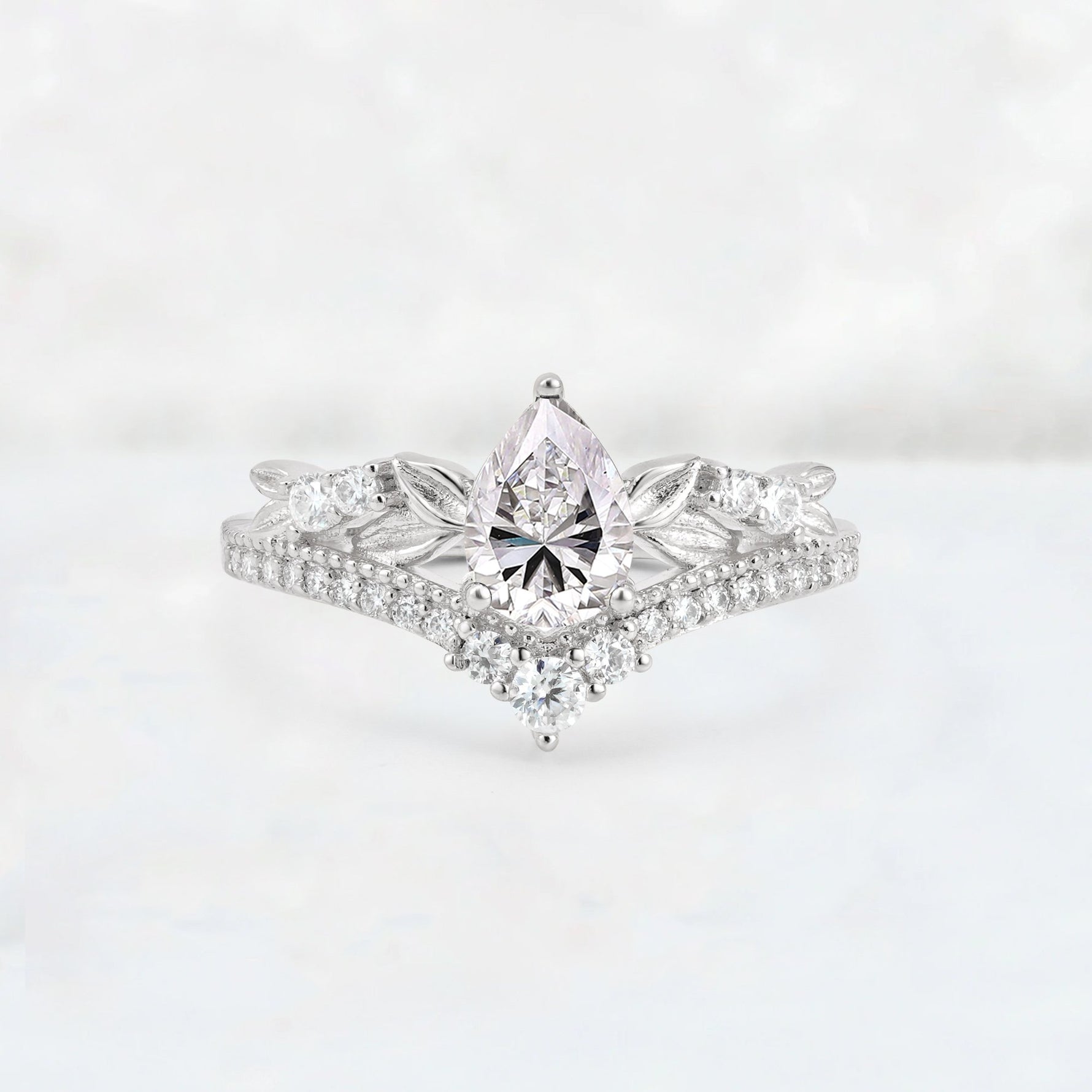 Pear Cut Lab Diamond Leaf Chevron Bridal Ring Set - Additional view
