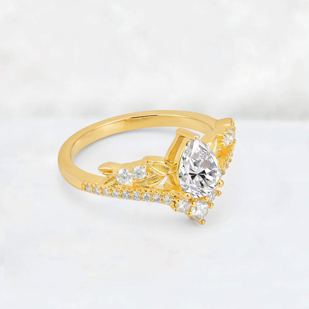 Pear Cut Lab Diamond Leaf Chevron Bridal Ring Set - Additional view