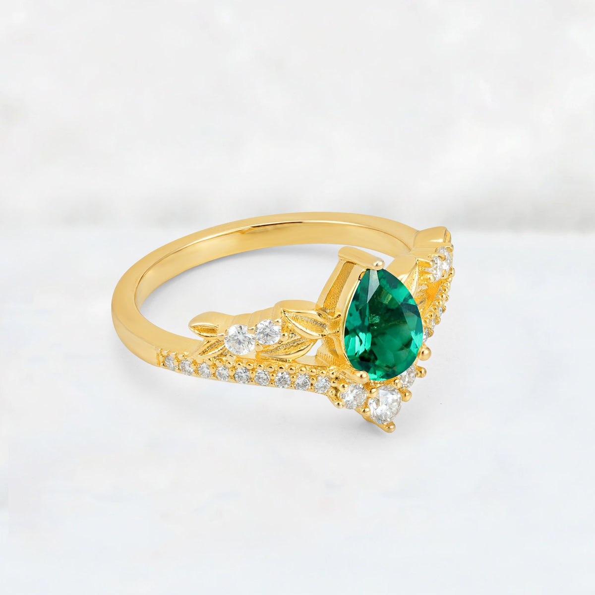 Pear Cut Emerald Leaf Chevron Bridal Ring Set - Additional view