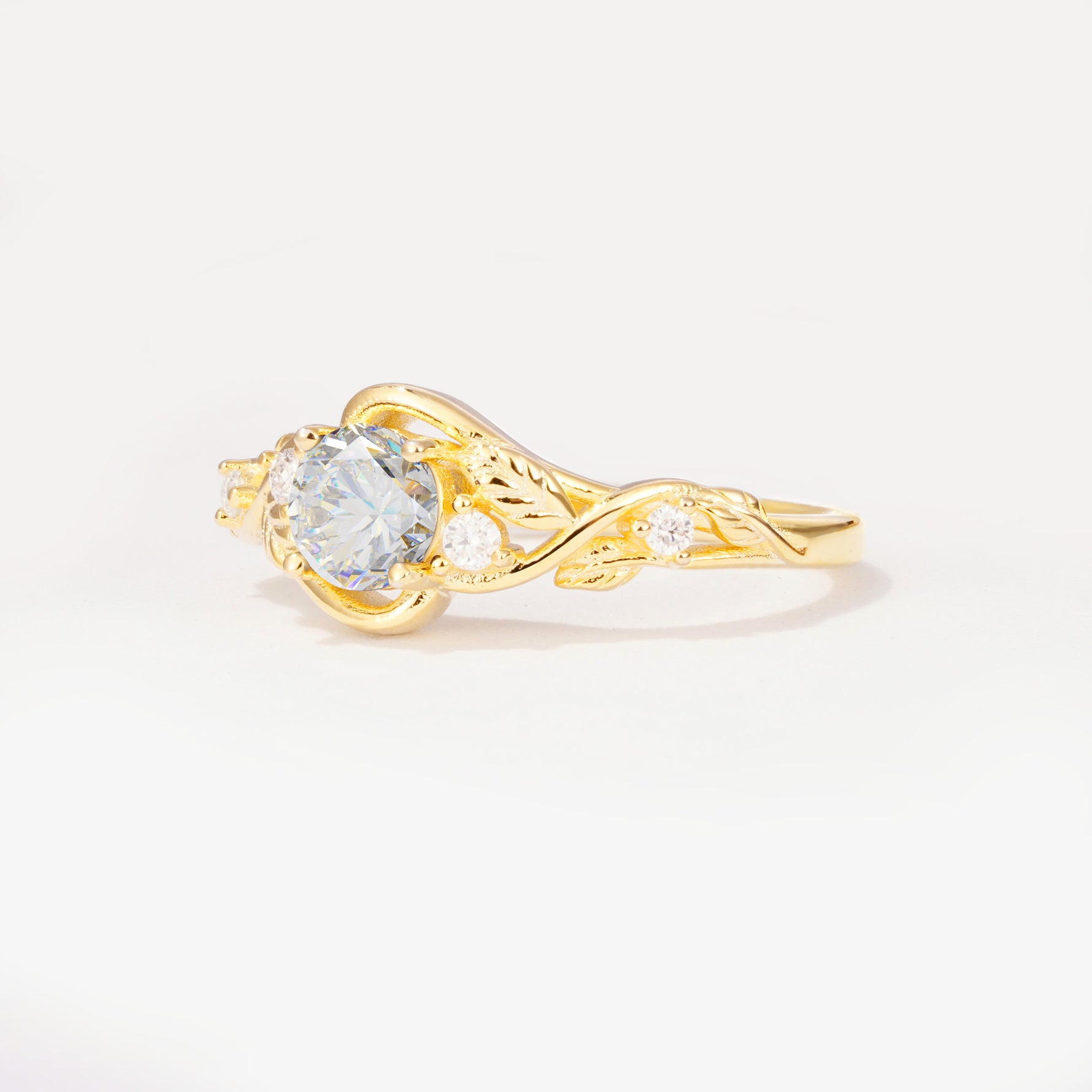 SR17596 Moissanite Ring - White-Gold