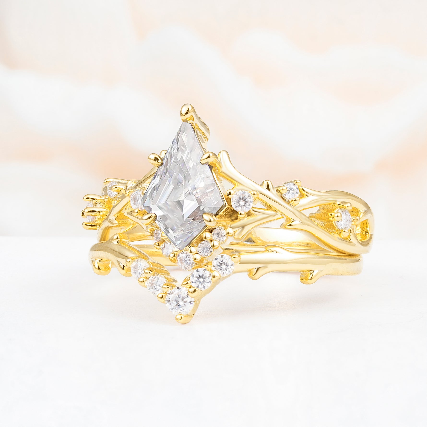 SR17607 Moissanite Ring - White-Gold