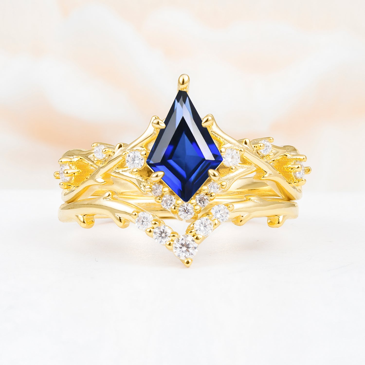 SR17607 Sapphire Ring - Yellow-Gold