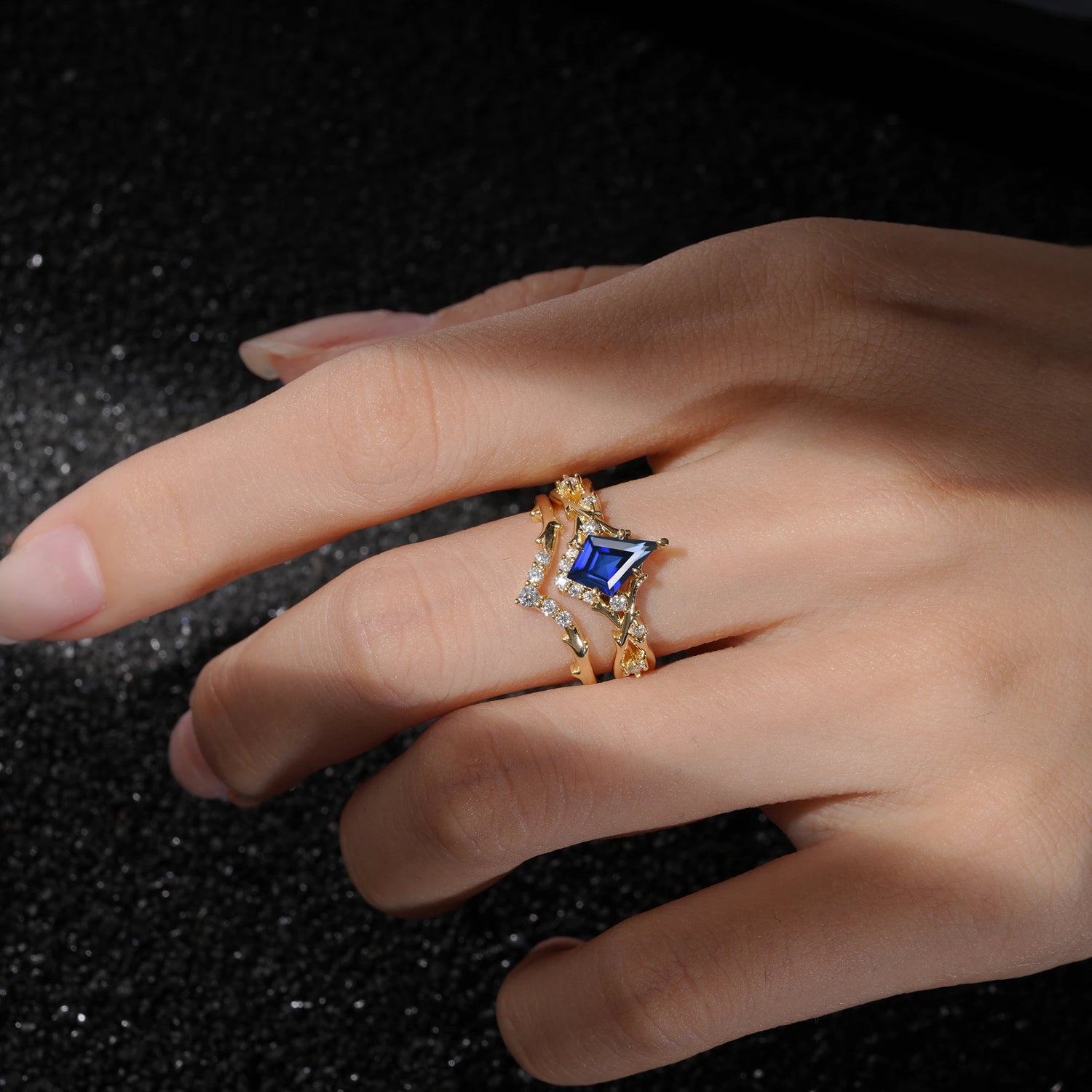 Natural Inspired Kite-Cut Sapphire Bridal Ring Set