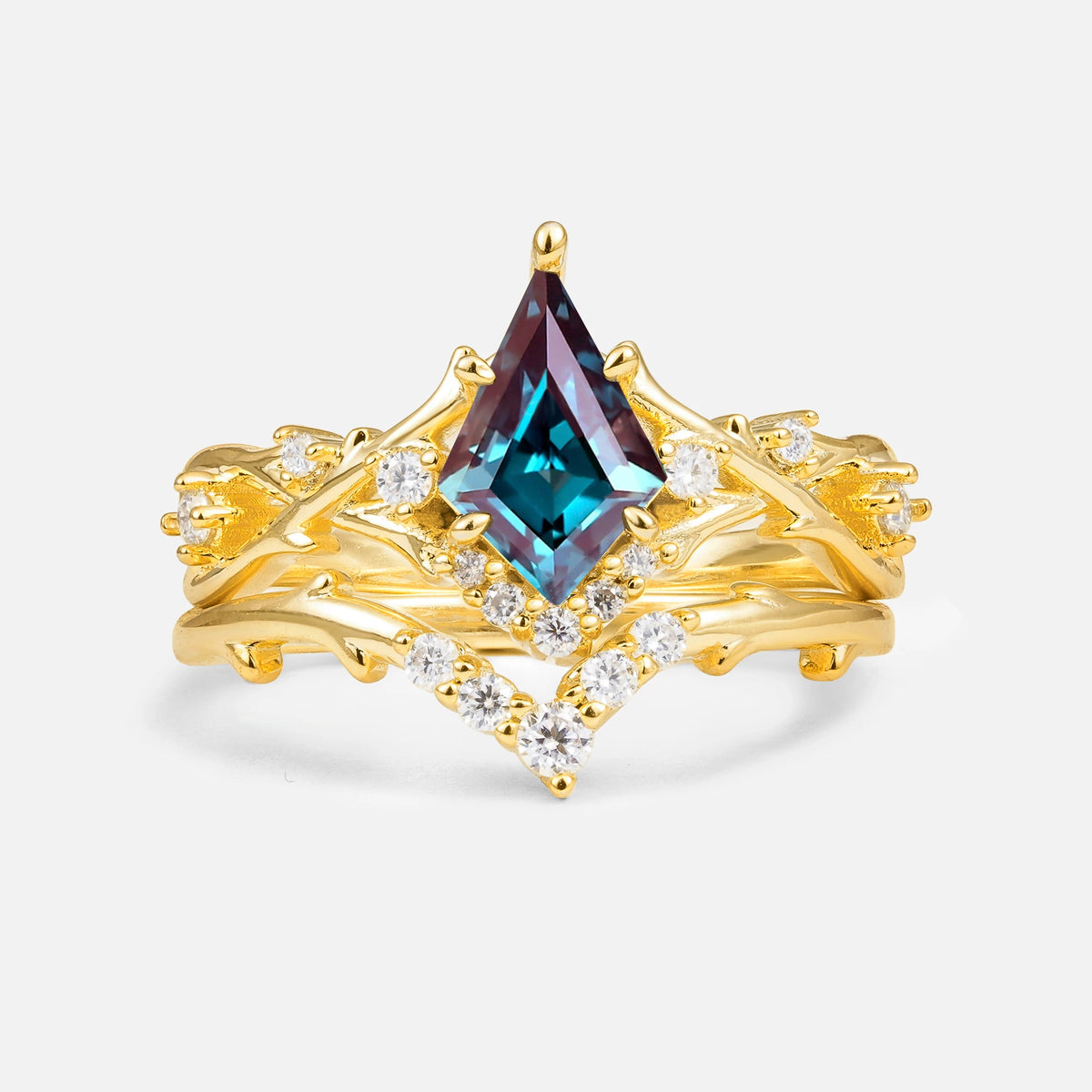 Natural Inspired Kite-Cut Alexandrite Bridal Ring Set
