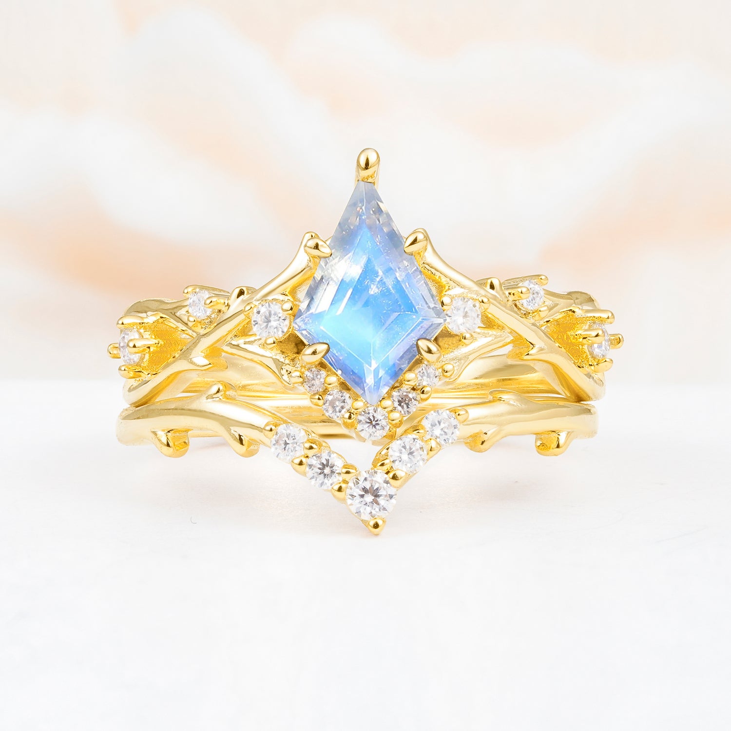 SR17607 Moonstone Ring - Yellow-Gold