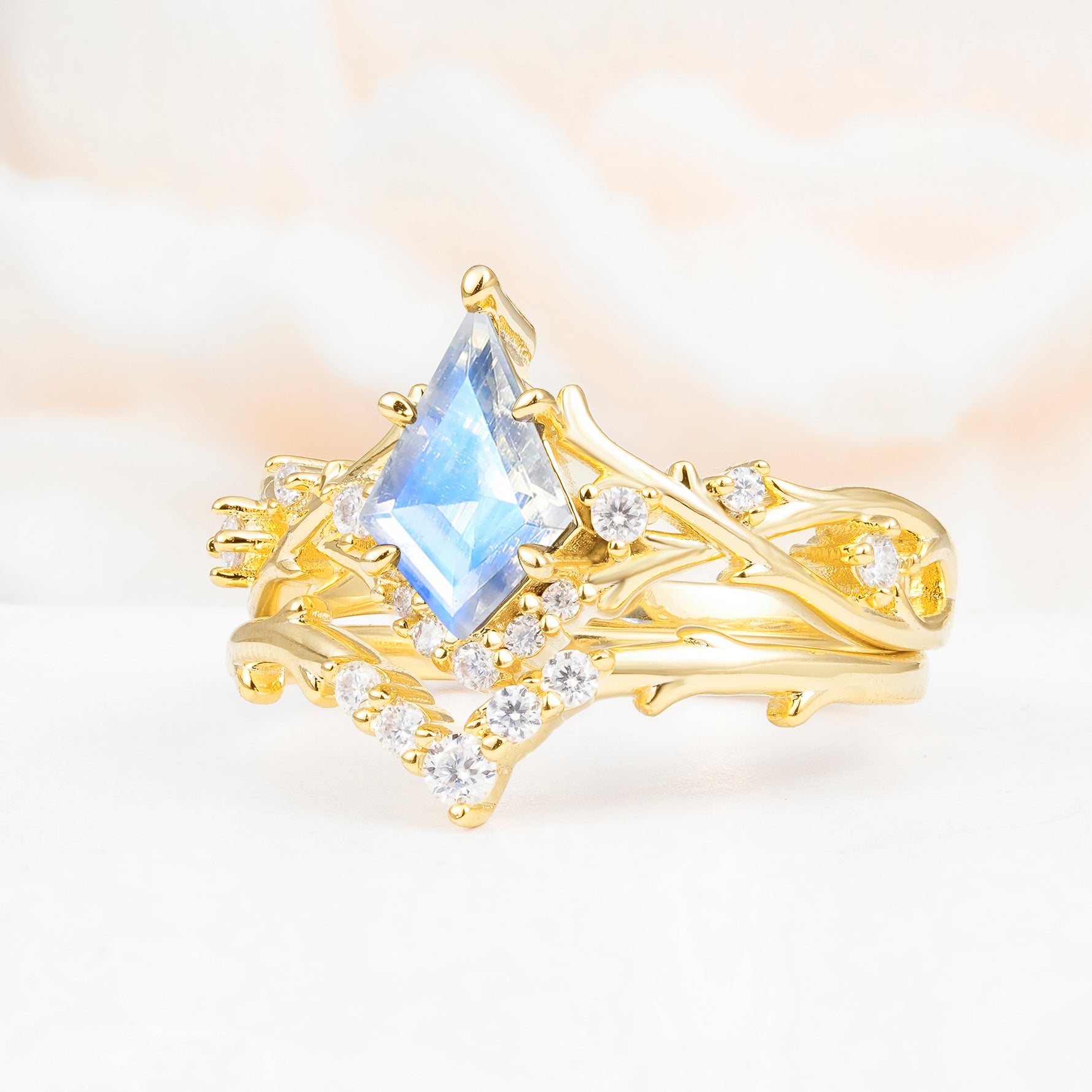 SR17607 Moonstone Ring - White-Gold