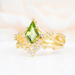 SR17607 Peridot Ring - White-Gold