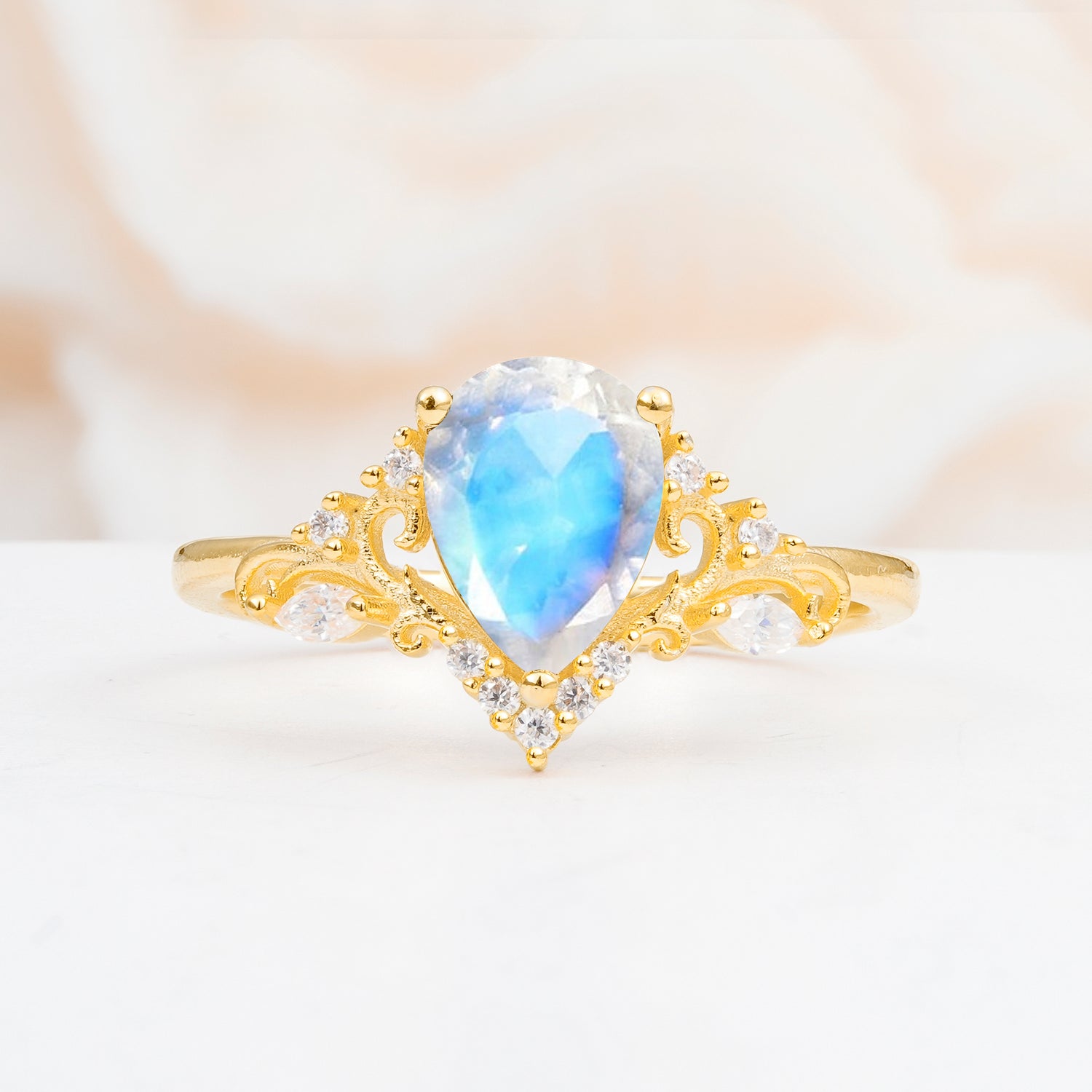SR17625 Moonstone Ring - Yellow-Gold