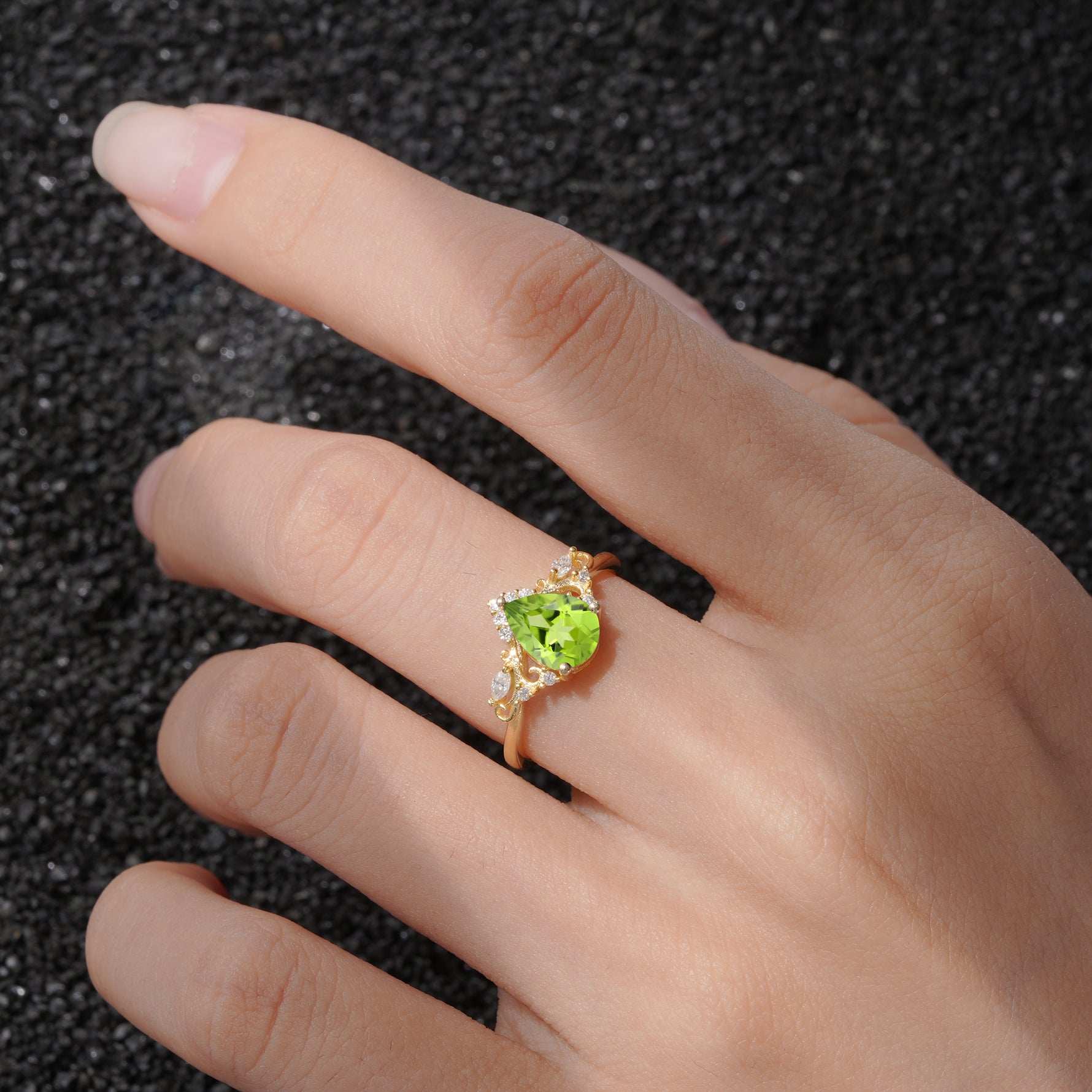 SR17625 Peridot Ring - Rose-Gold