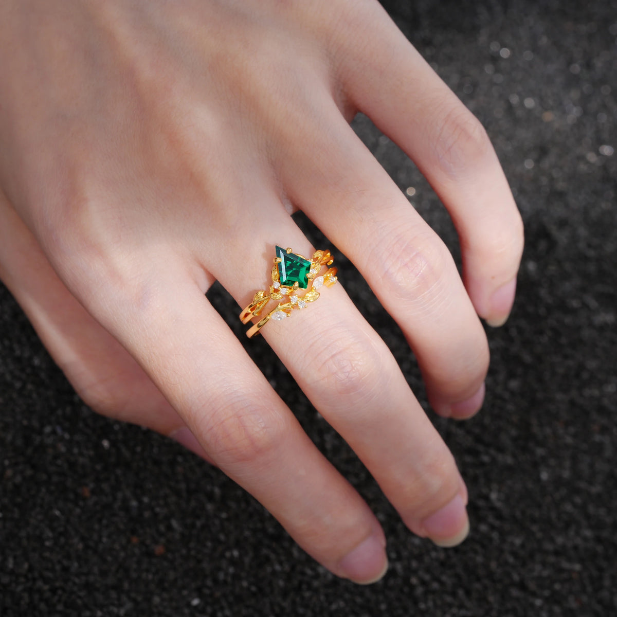 Elongated Kite Cut Emerald Leaf Vine Marquise Bridal Ring Set