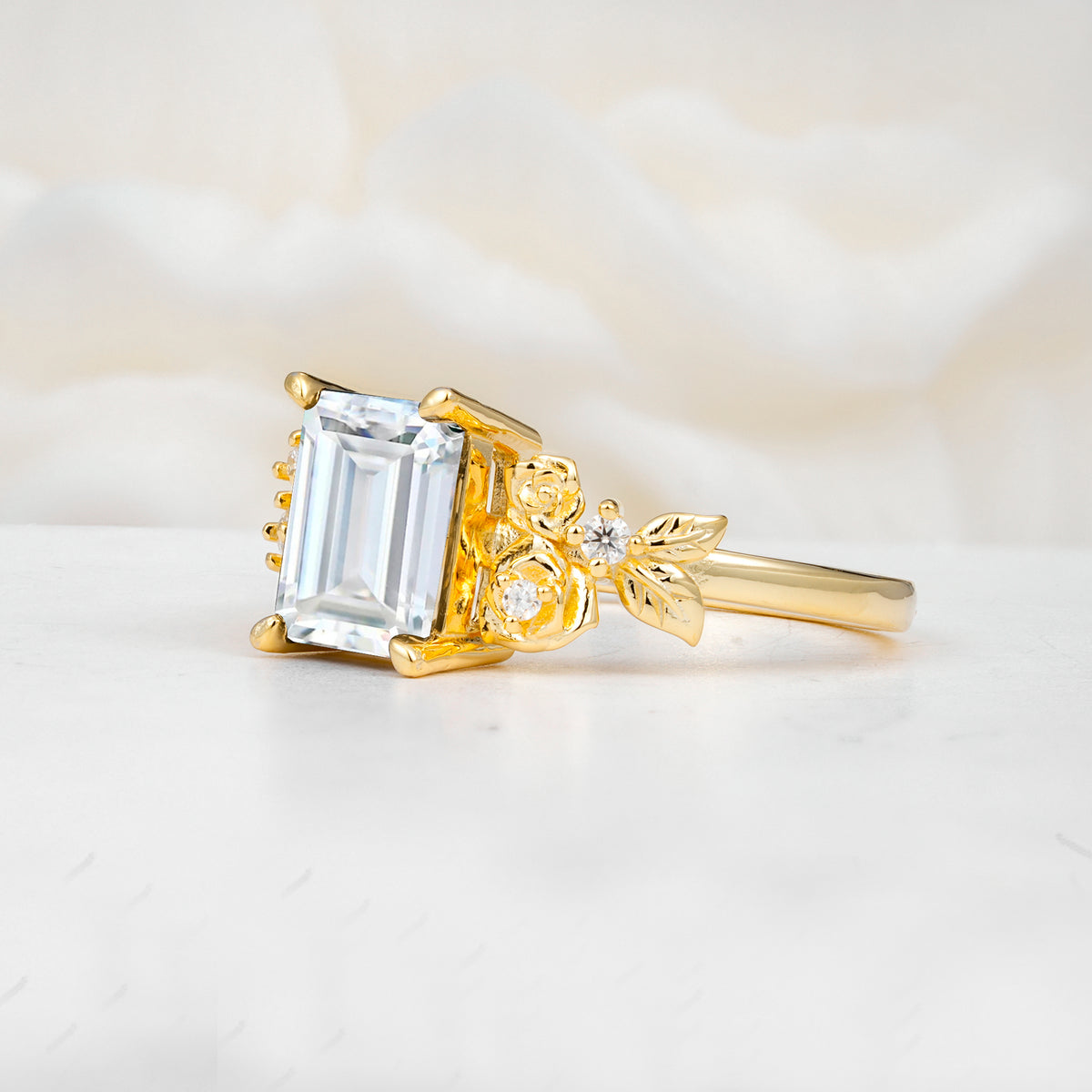 SR17645 Moissanite Ring - White-Gold
