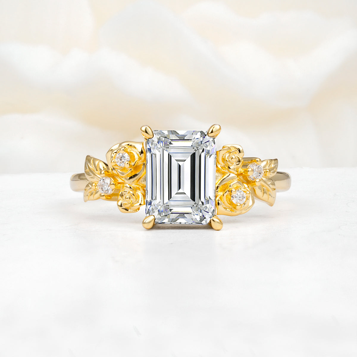 SR17645 Lab Diamond Ring - Yellow-Gold