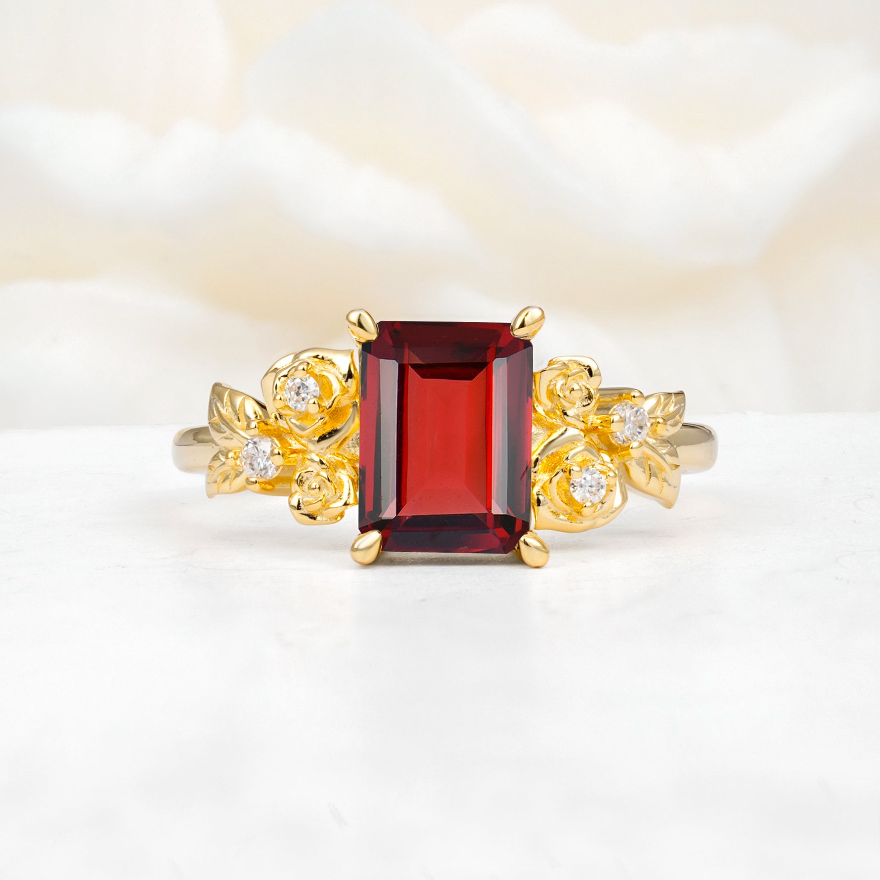 SR17645 Garnet Ring - Yellow-Gold