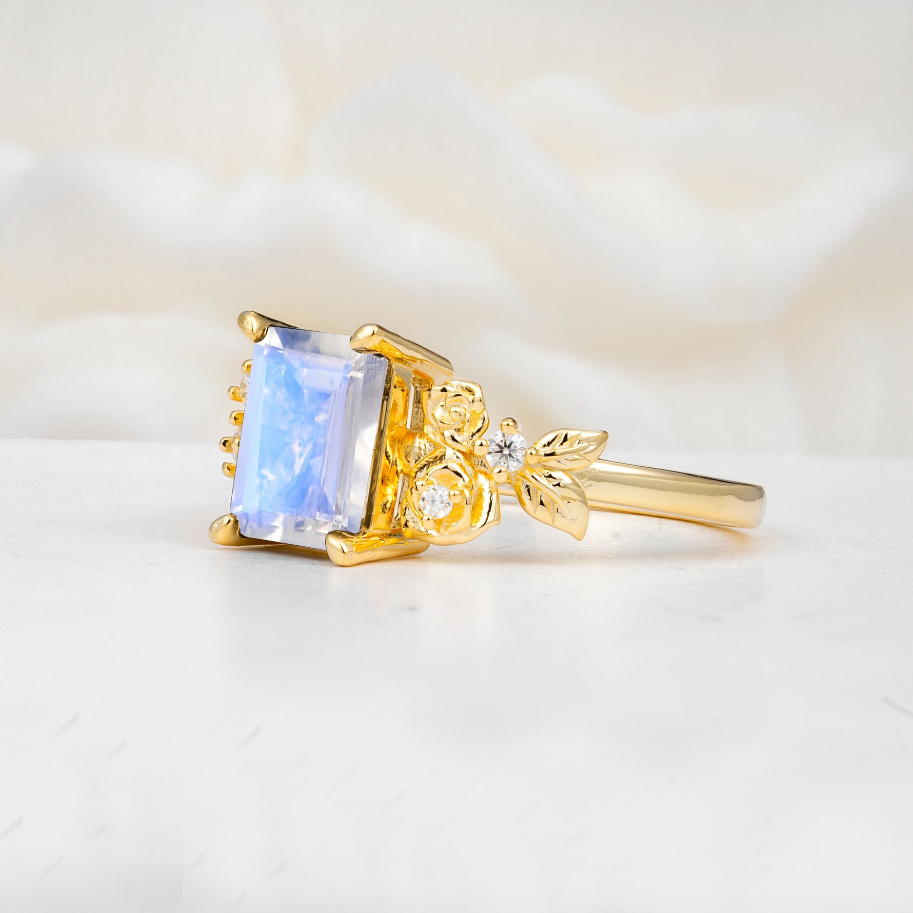 SR17645 Moonstone Ring - White-Gold