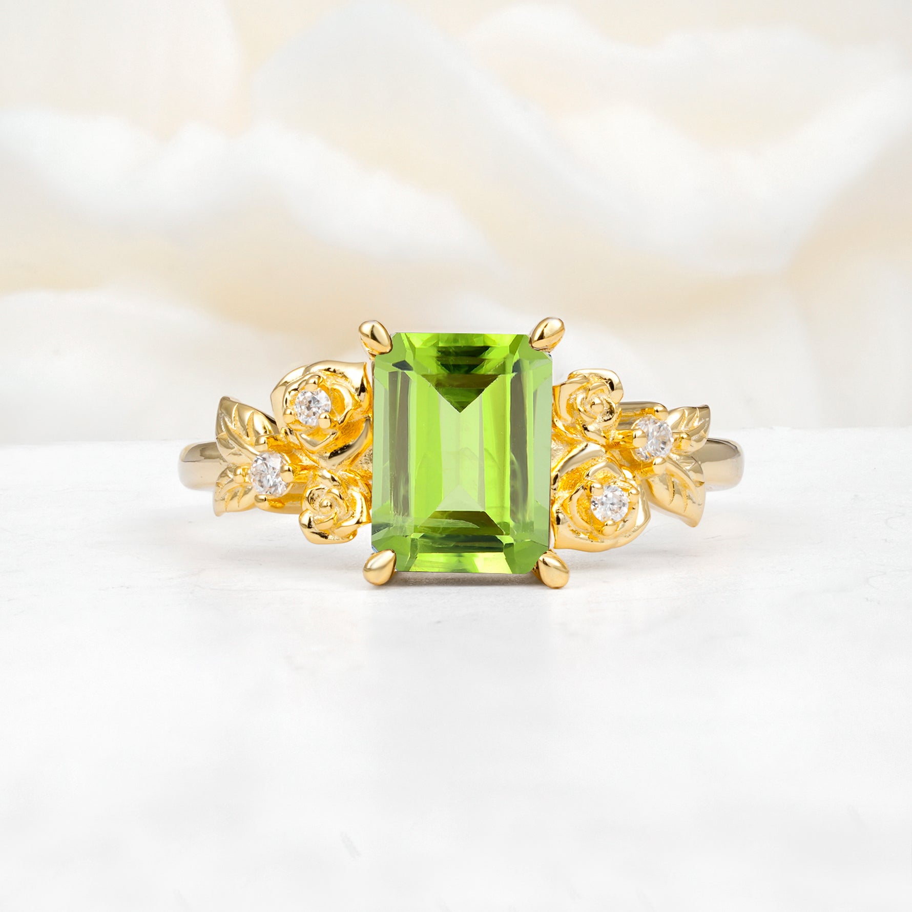 SR17645 Peridot Ring - Yellow-Gold