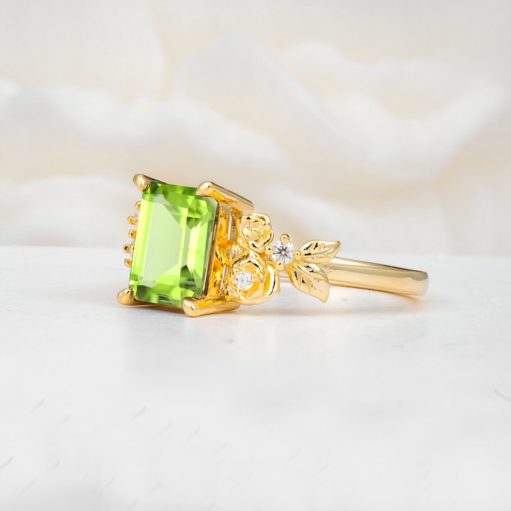 SR17645 Peridot Ring - White-Gold