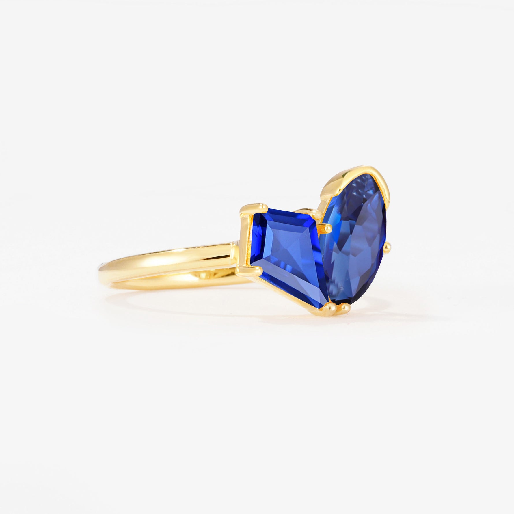 SR17654 Sapphire Ring - White-Gold