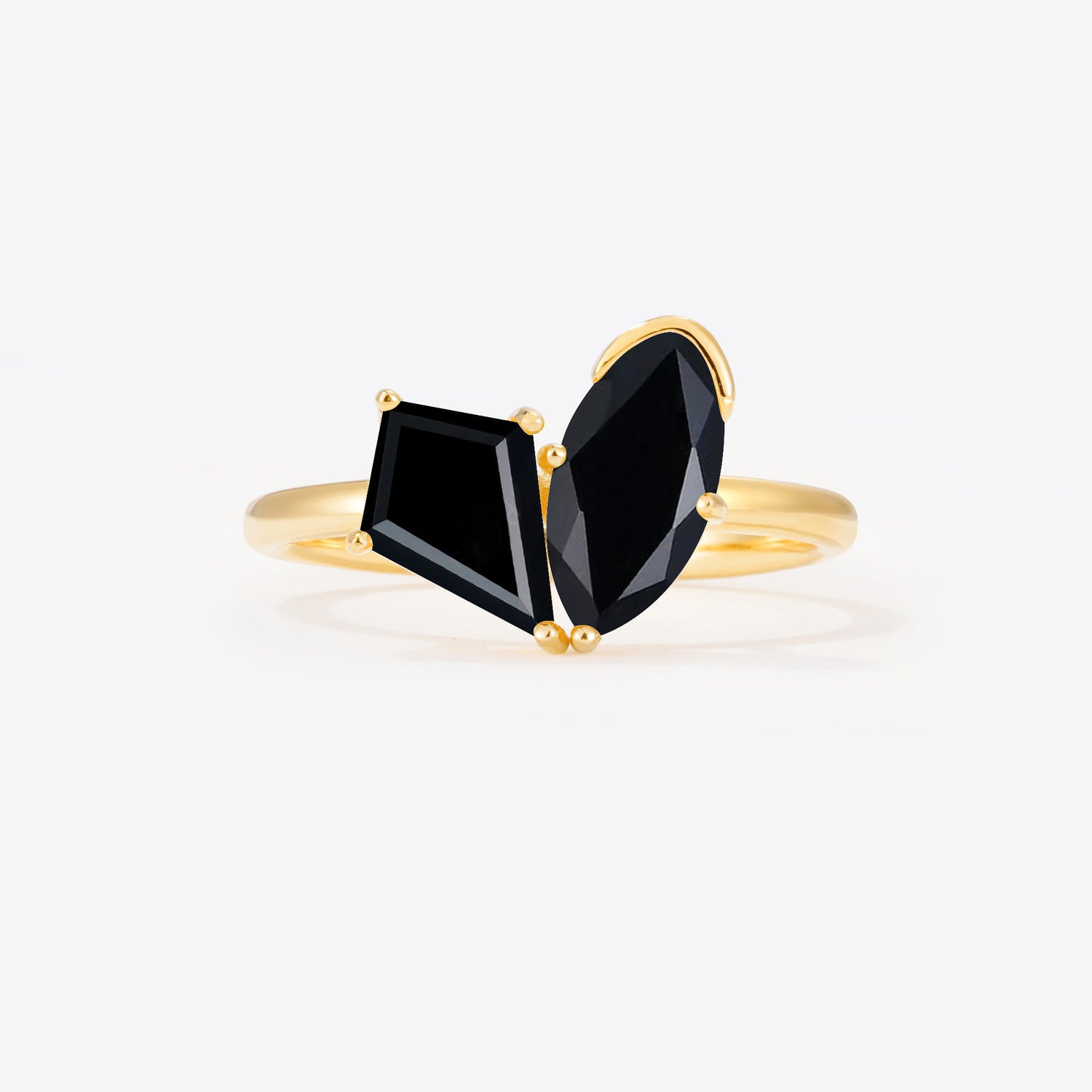 SR17654 Black Onyx Ring - Yellow-Gold