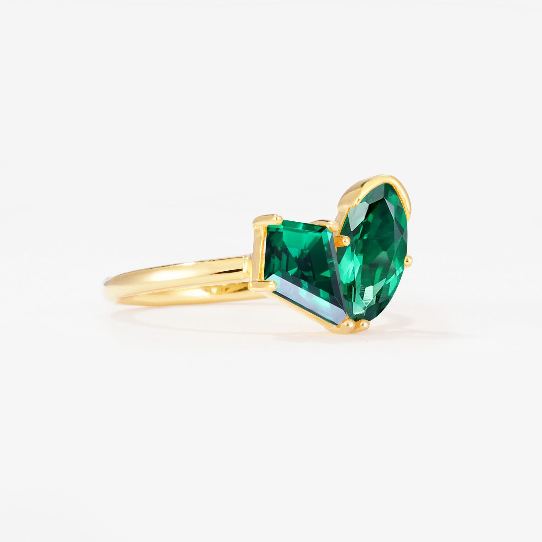 SR17654 Emerald Ring - White-Gold