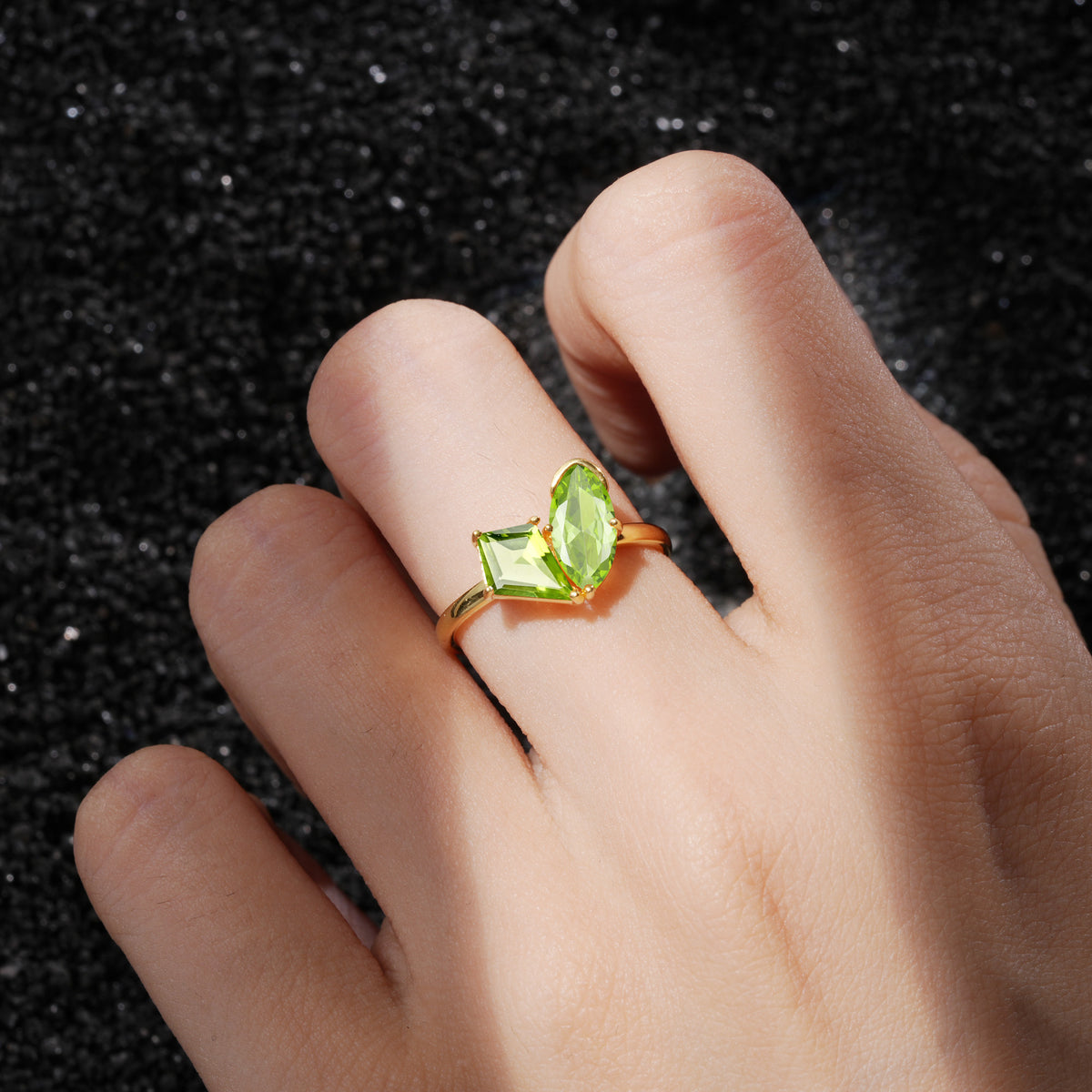 SR17654 Peridot Ring - Rose-Gold