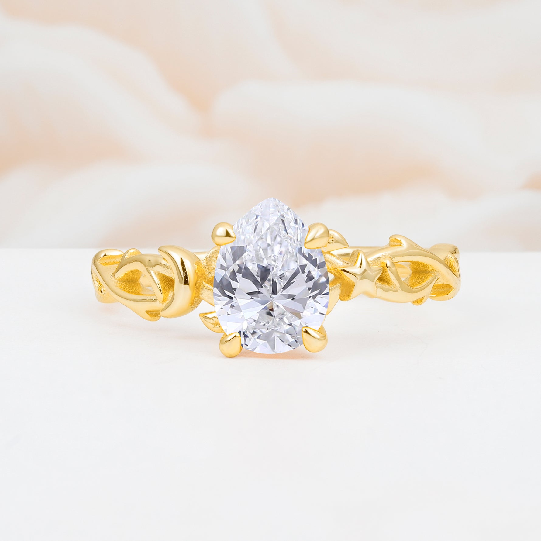 SR17666 Lab Diamond Ring - Yellow-Gold