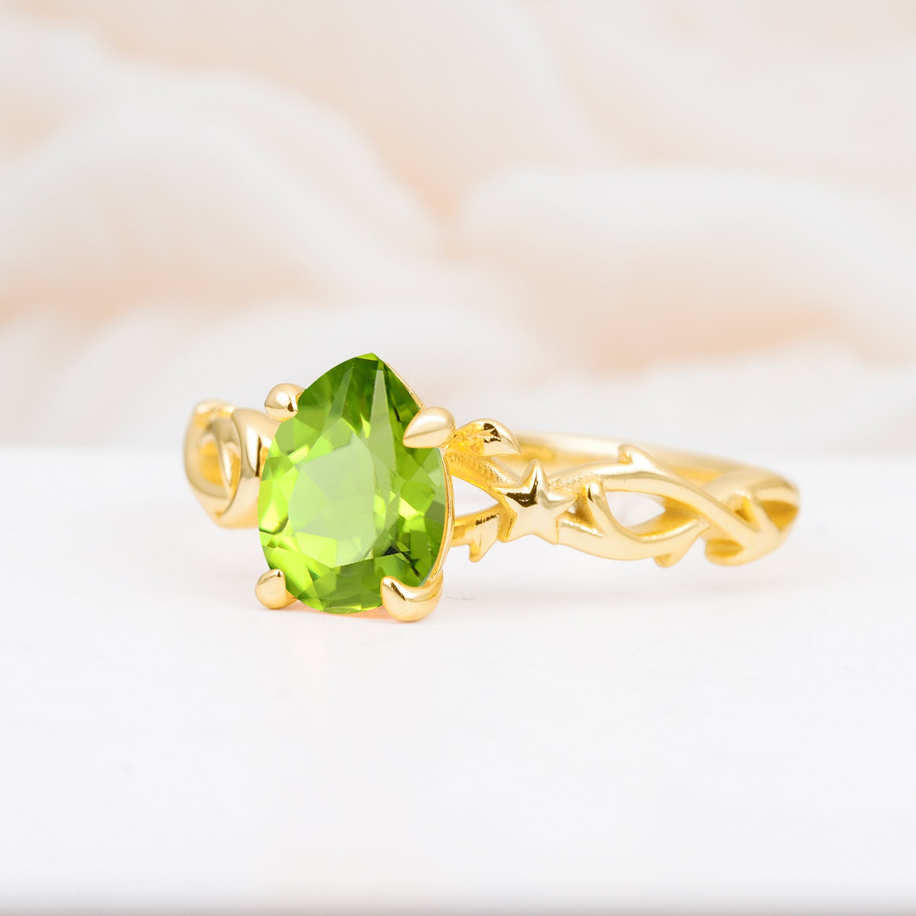 SR17666 Peridot Ring - White-Gold