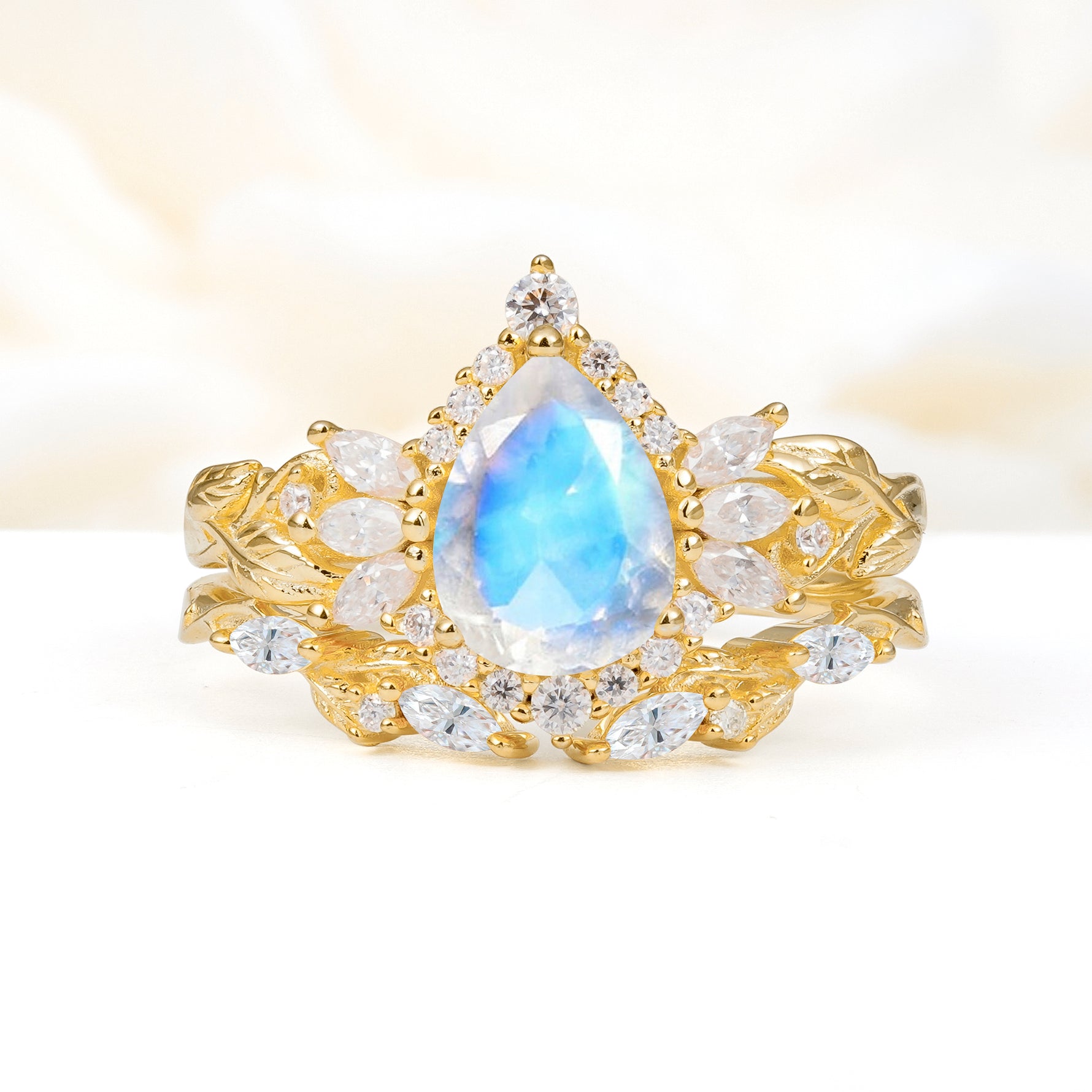 SR17675 Moonstone Ring - Yellow-Gold