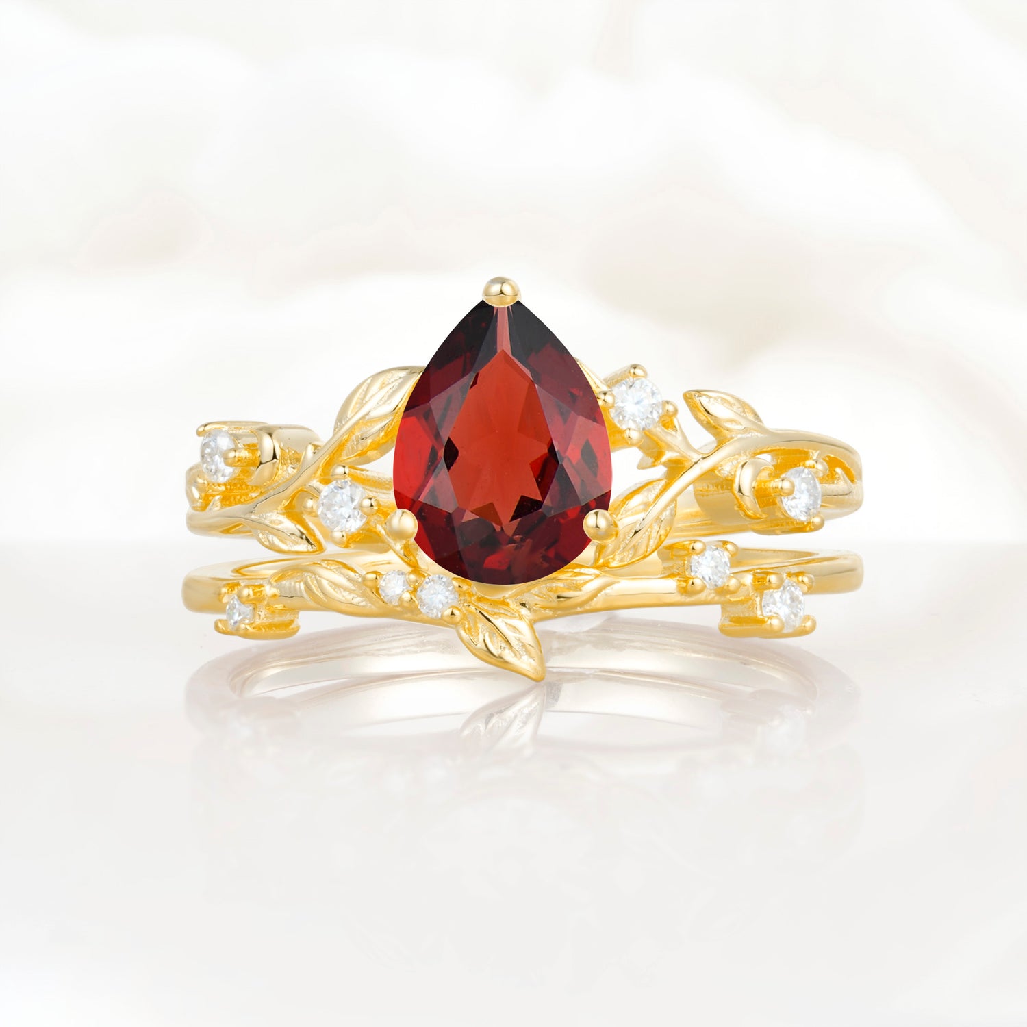 SR17677 Garnet Ring - Yellow-Gold