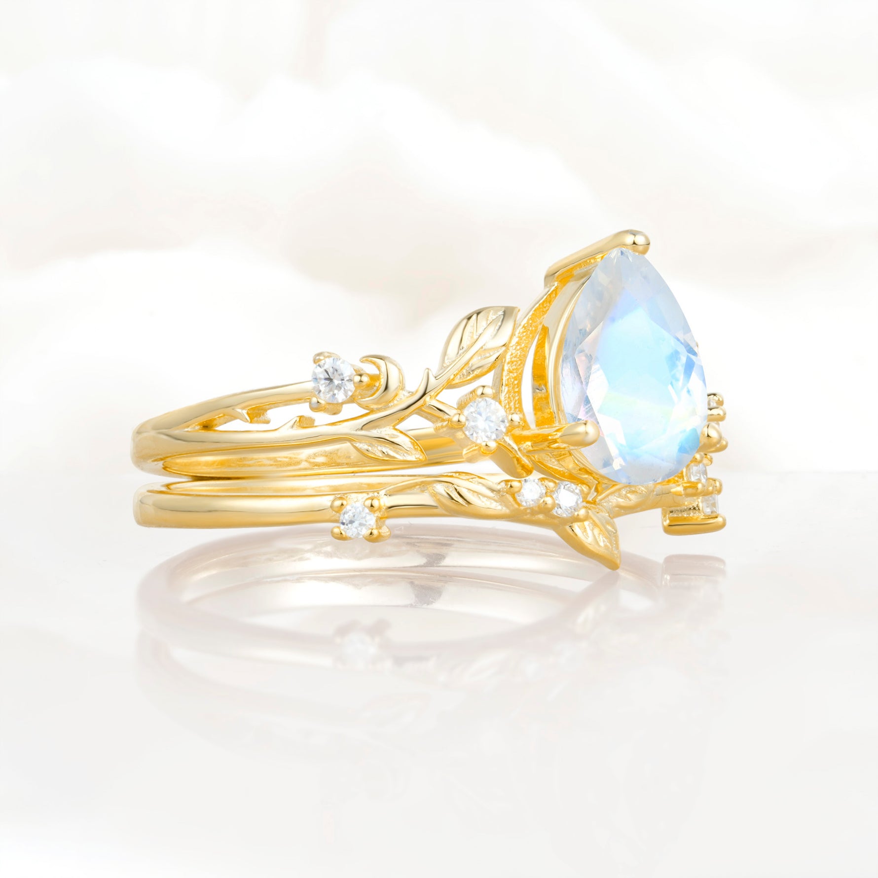 SR17677 Moonstone Ring - White-Gold