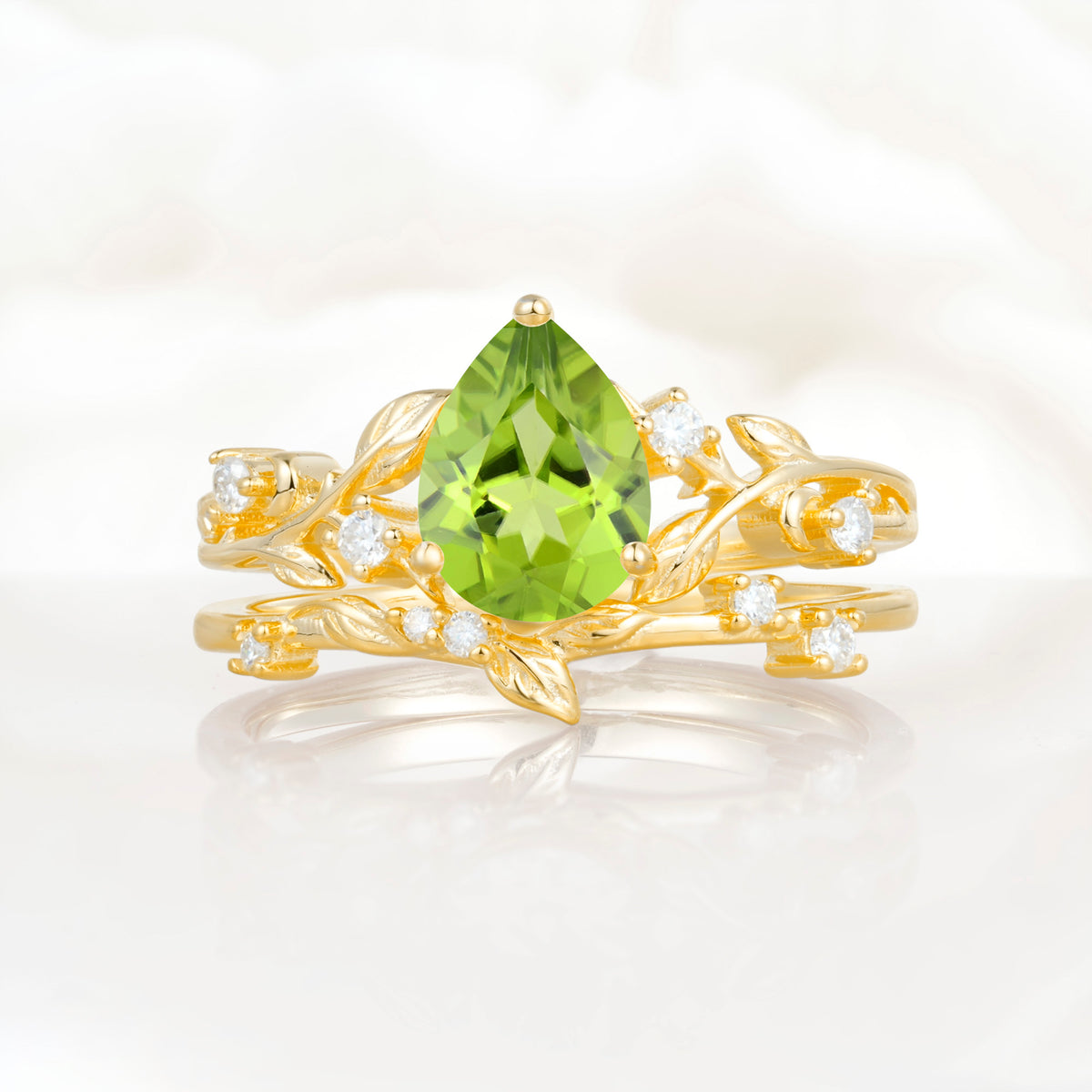 SR17677 Peridot Ring - Yellow-Gold