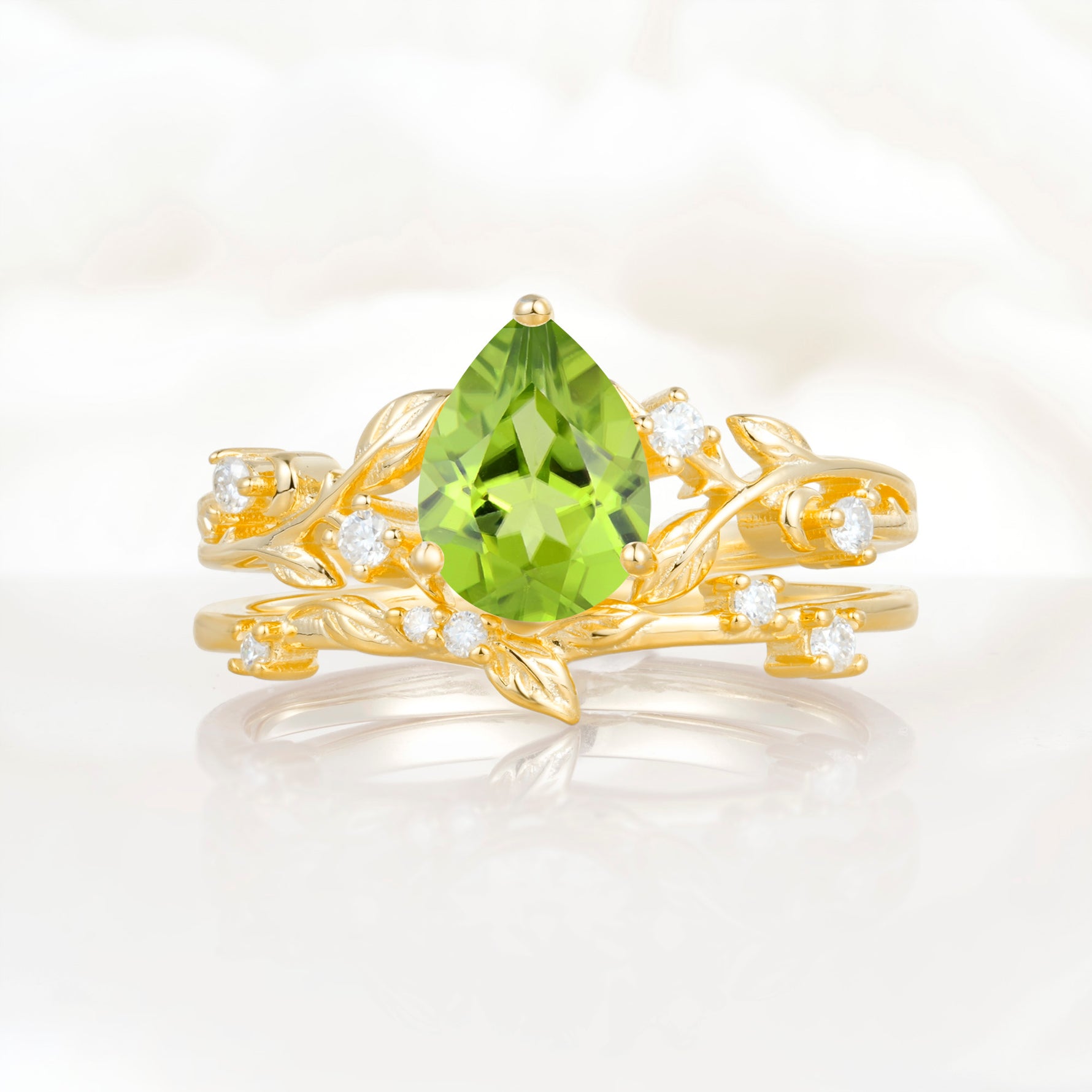 SR17677 Peridot Ring - Yellow-Gold