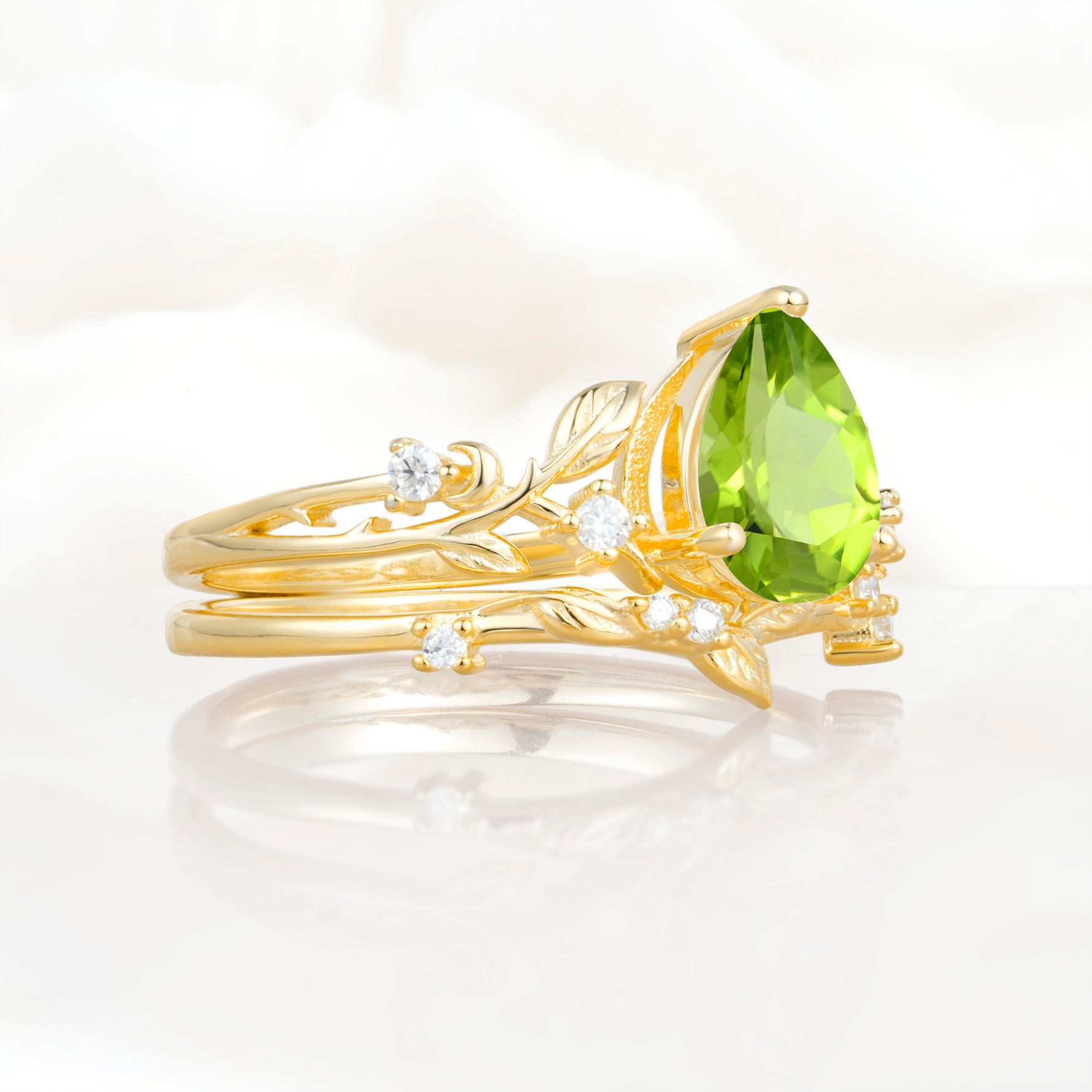 SR17677 Peridot Ring - White-Gold