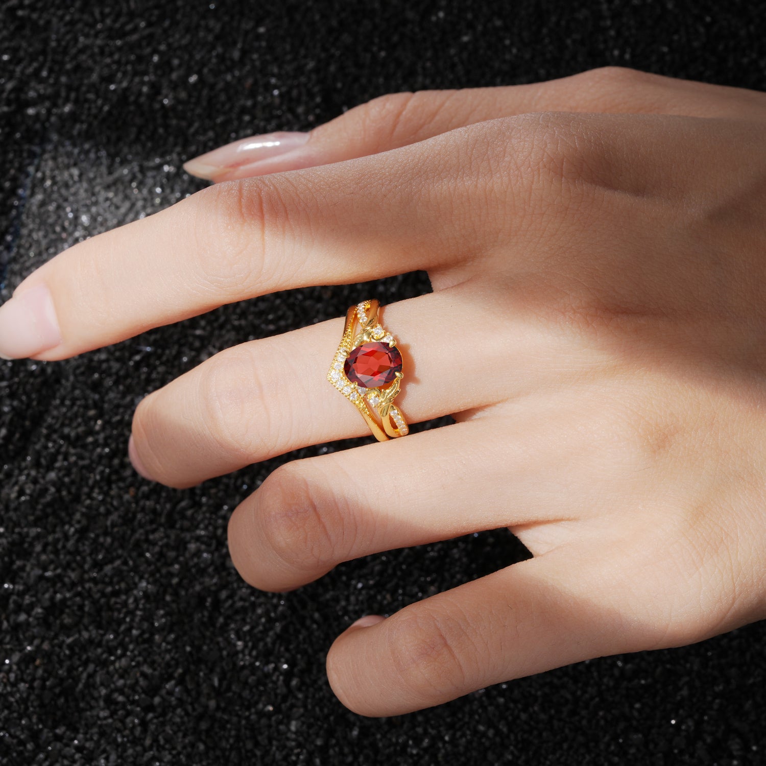 Classic Sparkling Oval Garnet Engagement Ring with Ring