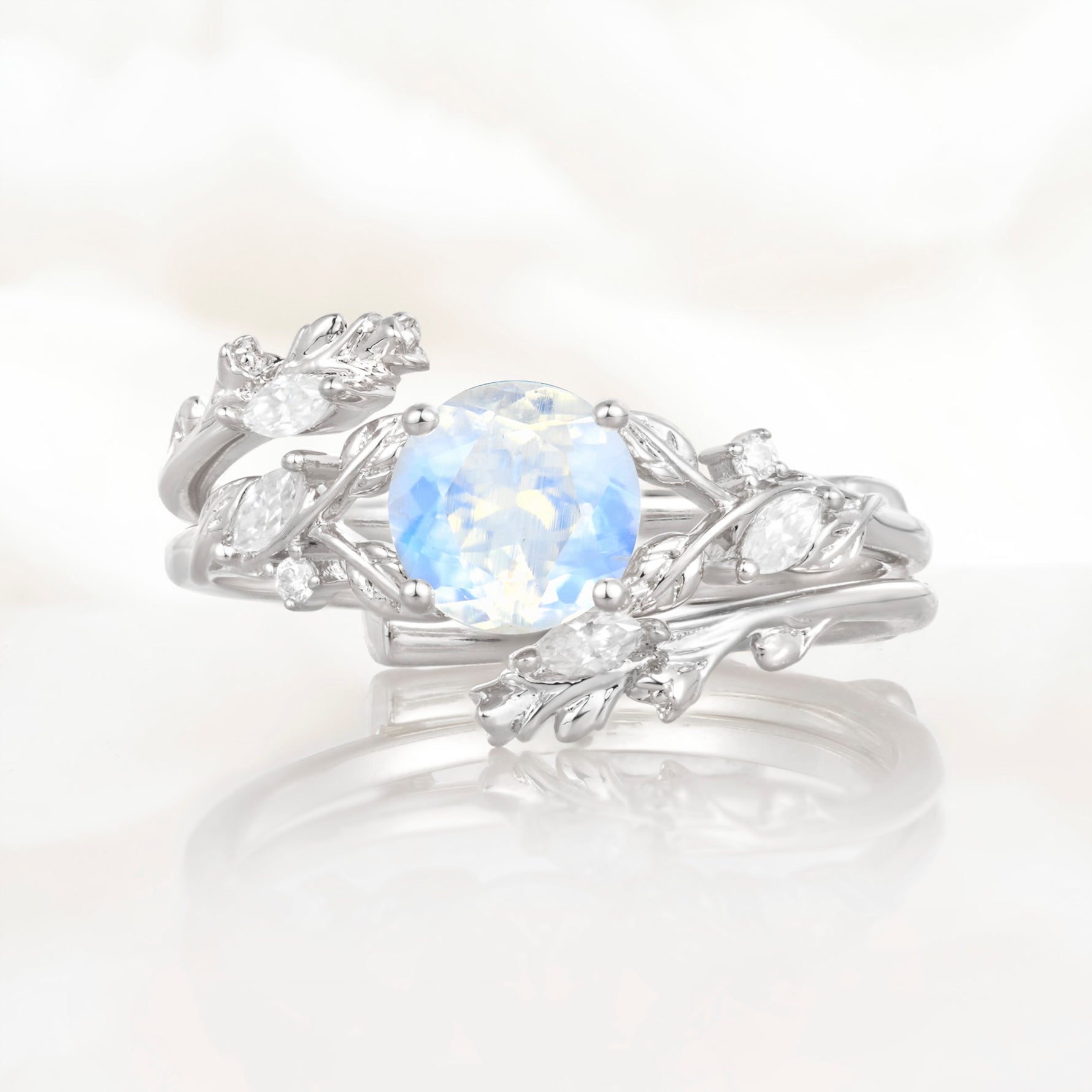 SR17688 Moonstone Ring - Additional view