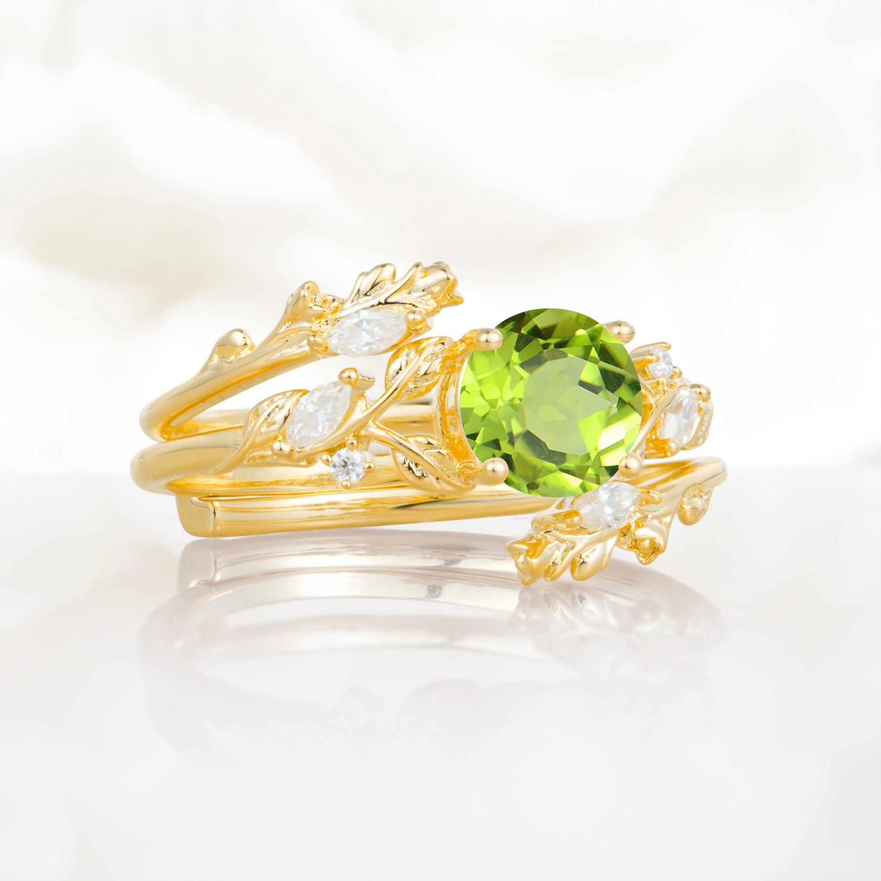 SR17688 Peridot Ring - White-Gold
