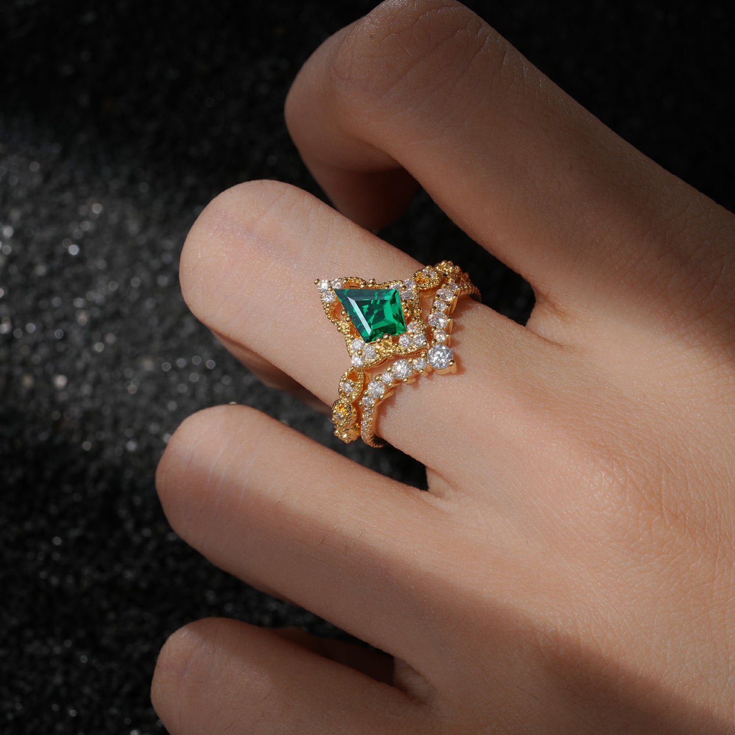 Vintage Kite Cut Emerald Crown Engagement Ring Set