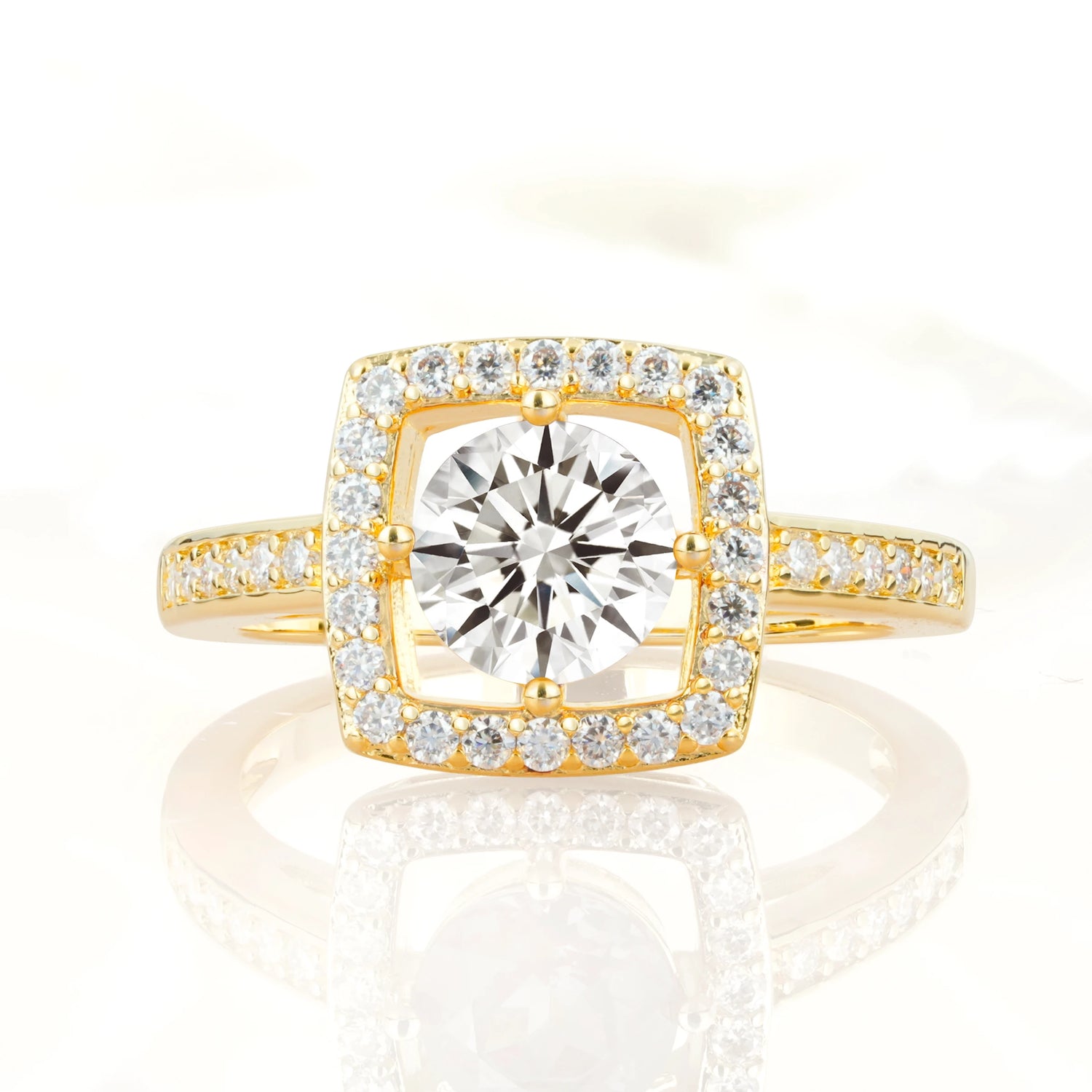 Elegant Halo Lab Diamond Ring with Round Cut - Ideal Anniversary Gift