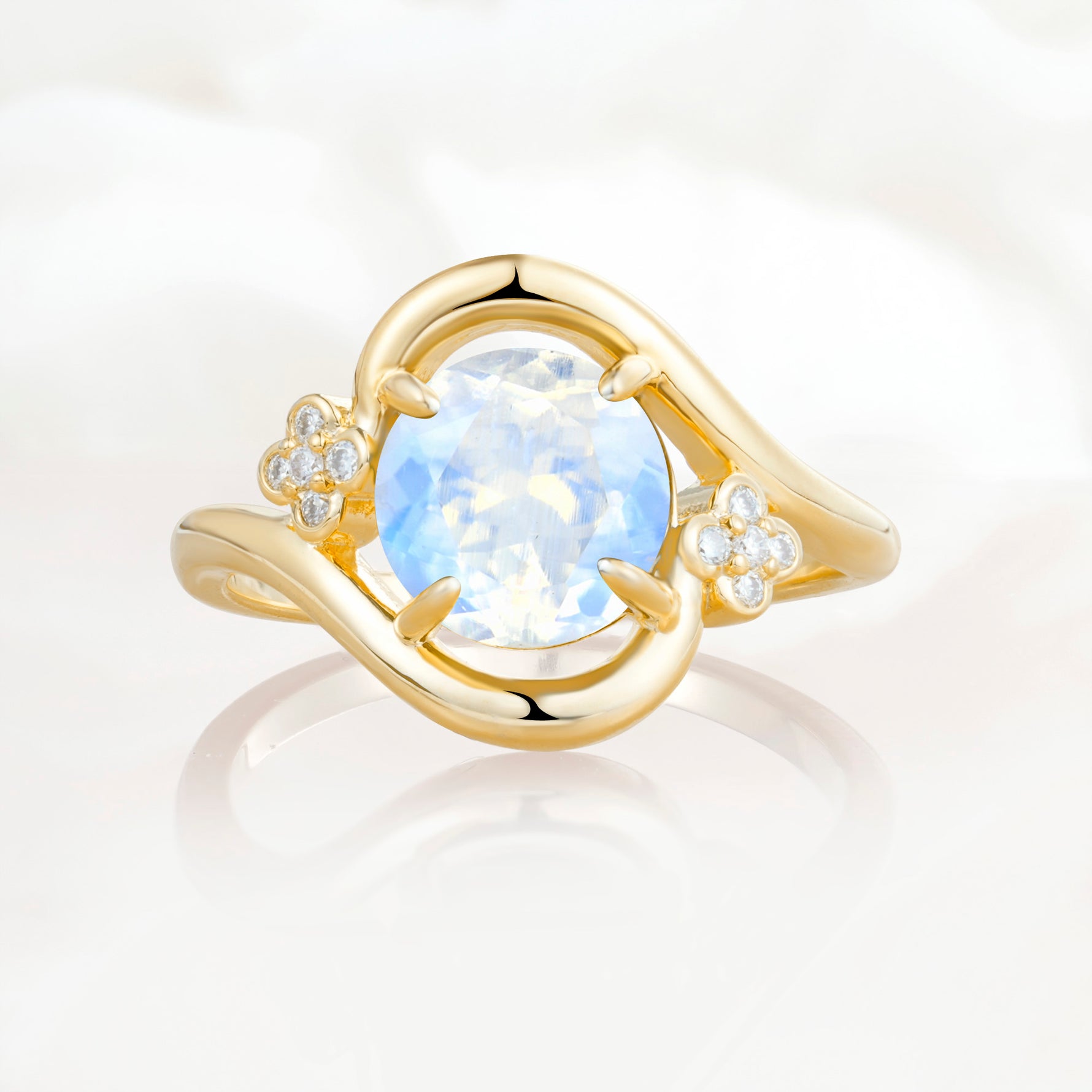 SR19482 Moonstone Ring - Yellow-Gold