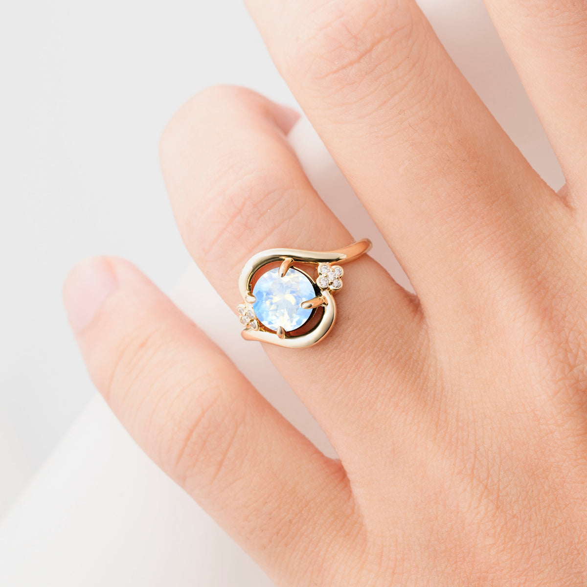 SR19482 Moonstone Ring - Rose-Gold