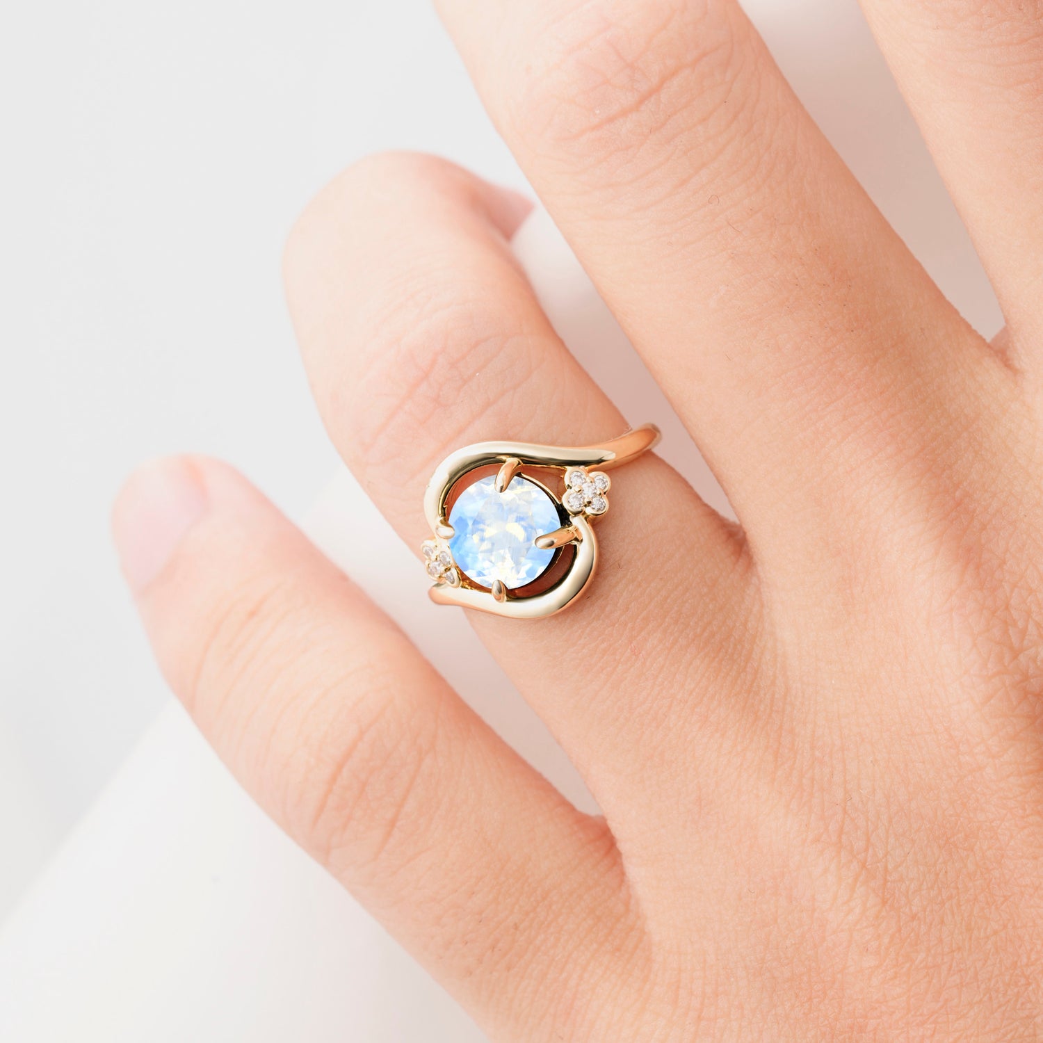 SR19482 Moonstone Ring - Rose-Gold