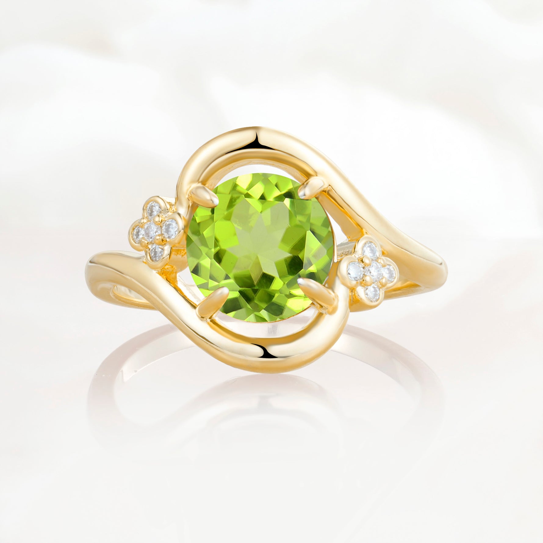 SR19482 Peridot Ring - Yellow-Gold