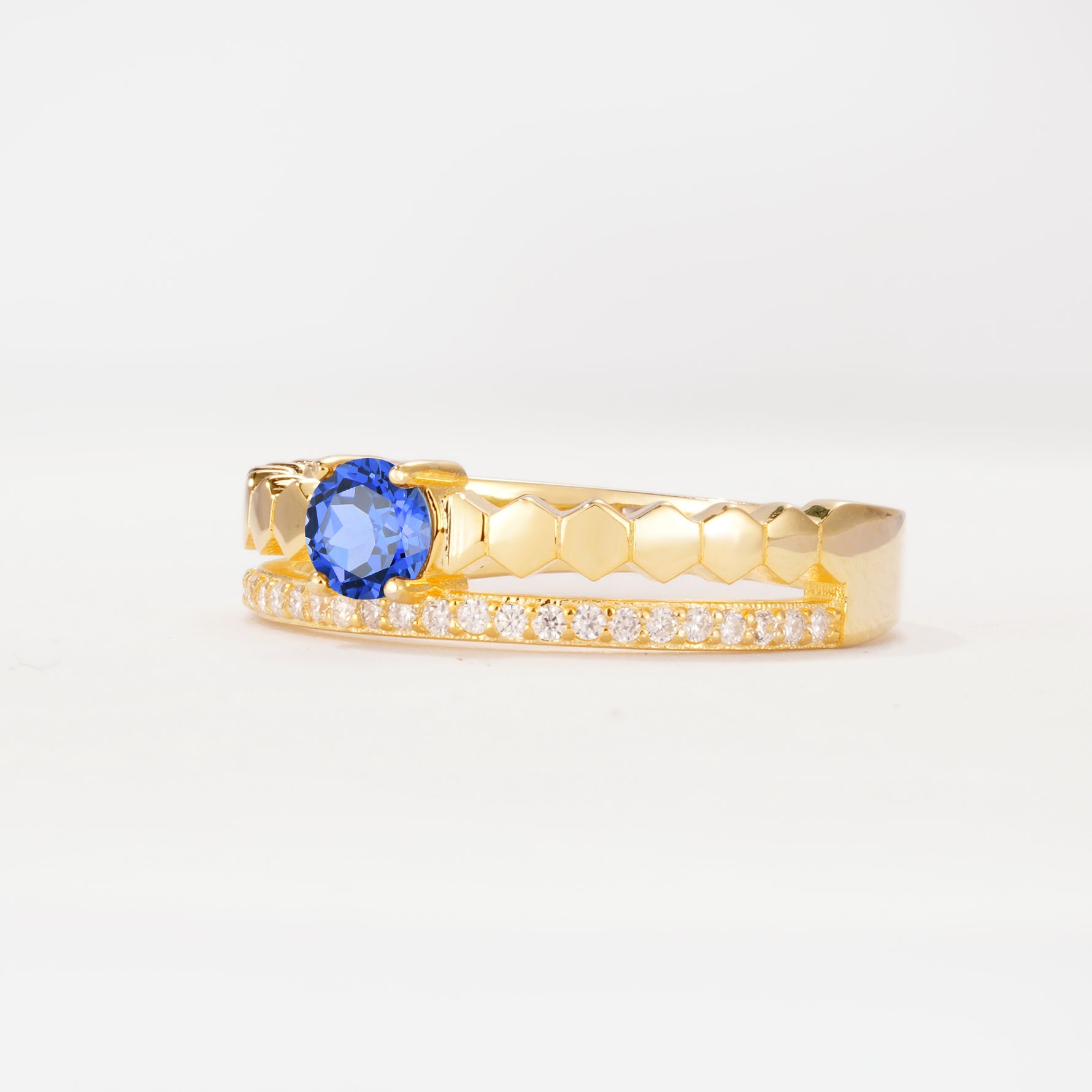 SR20086 Sapphire Ring - White-Gold
