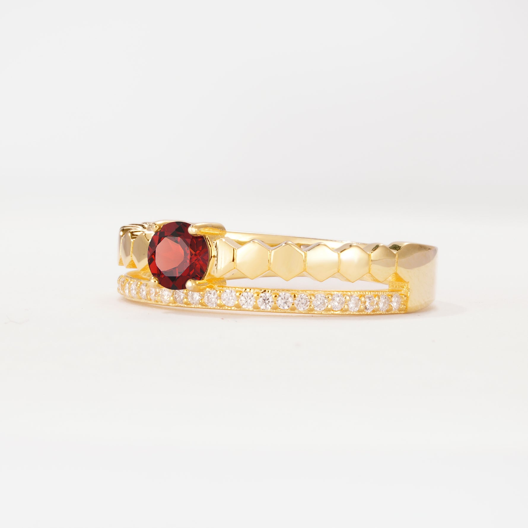 SR20086 Garnet Ring - White-Gold