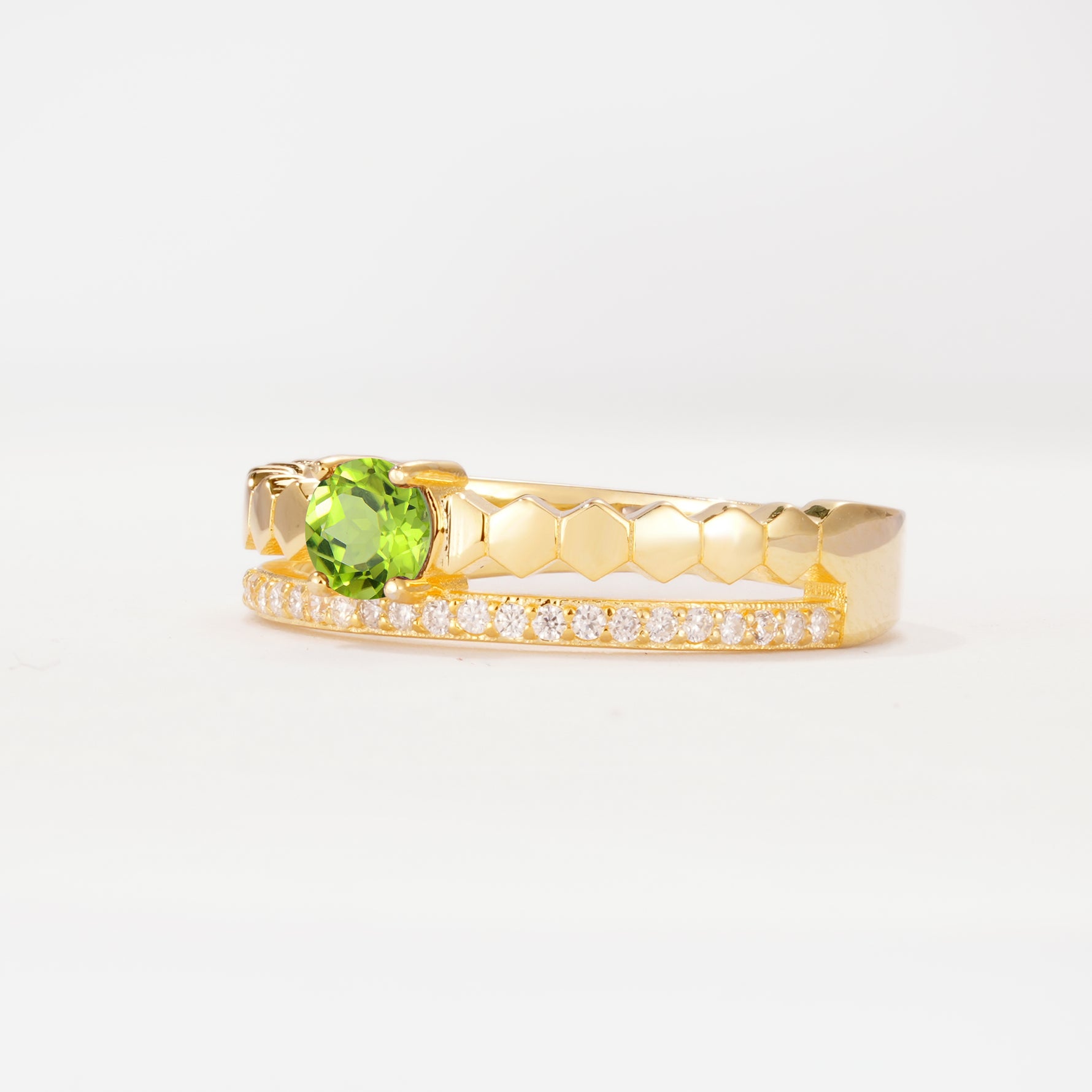 SR20086 Peridot Ring - White-Gold